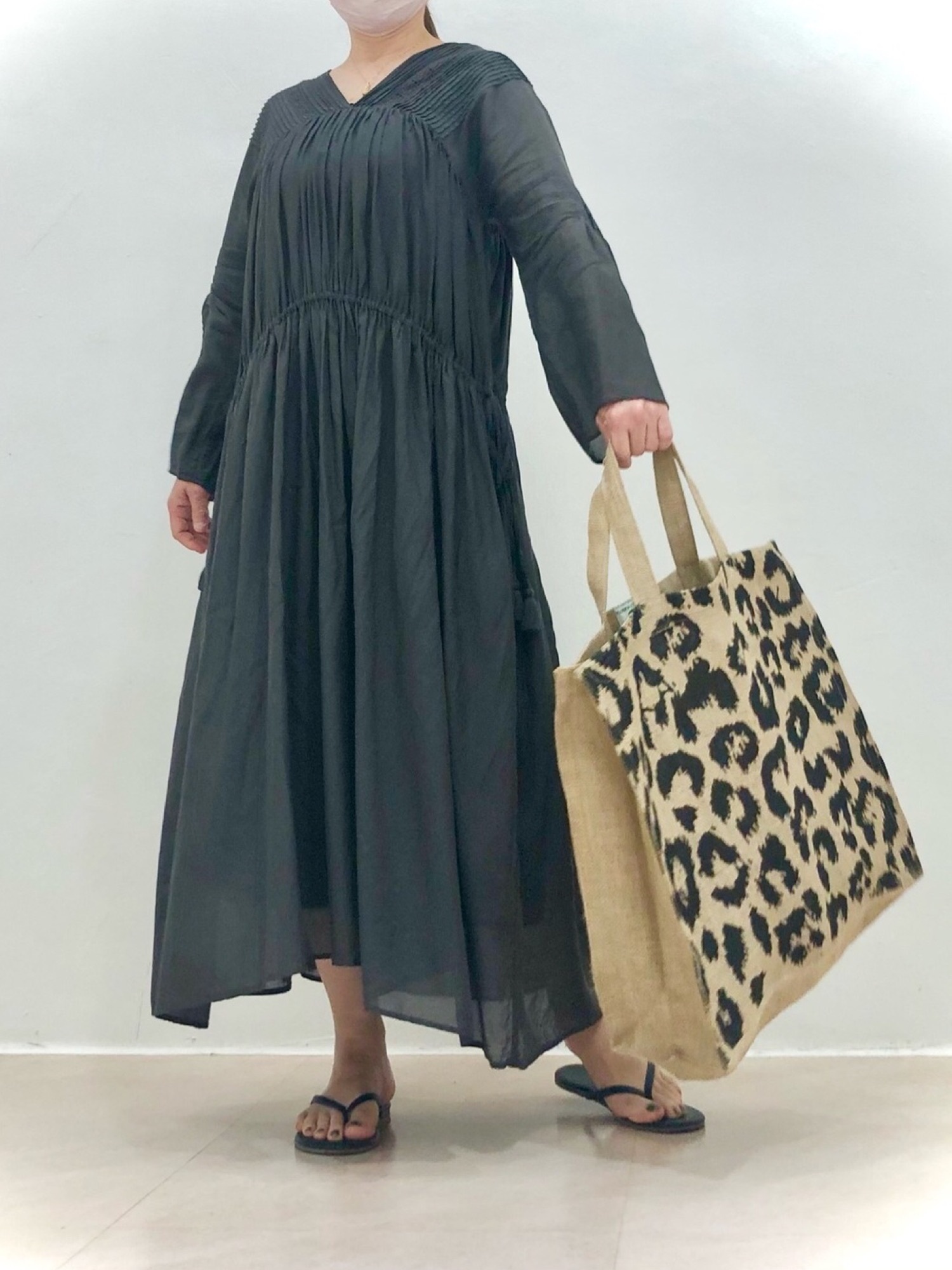 Spick & Span（スピックアンドスパン）の「ピンタックVネック 