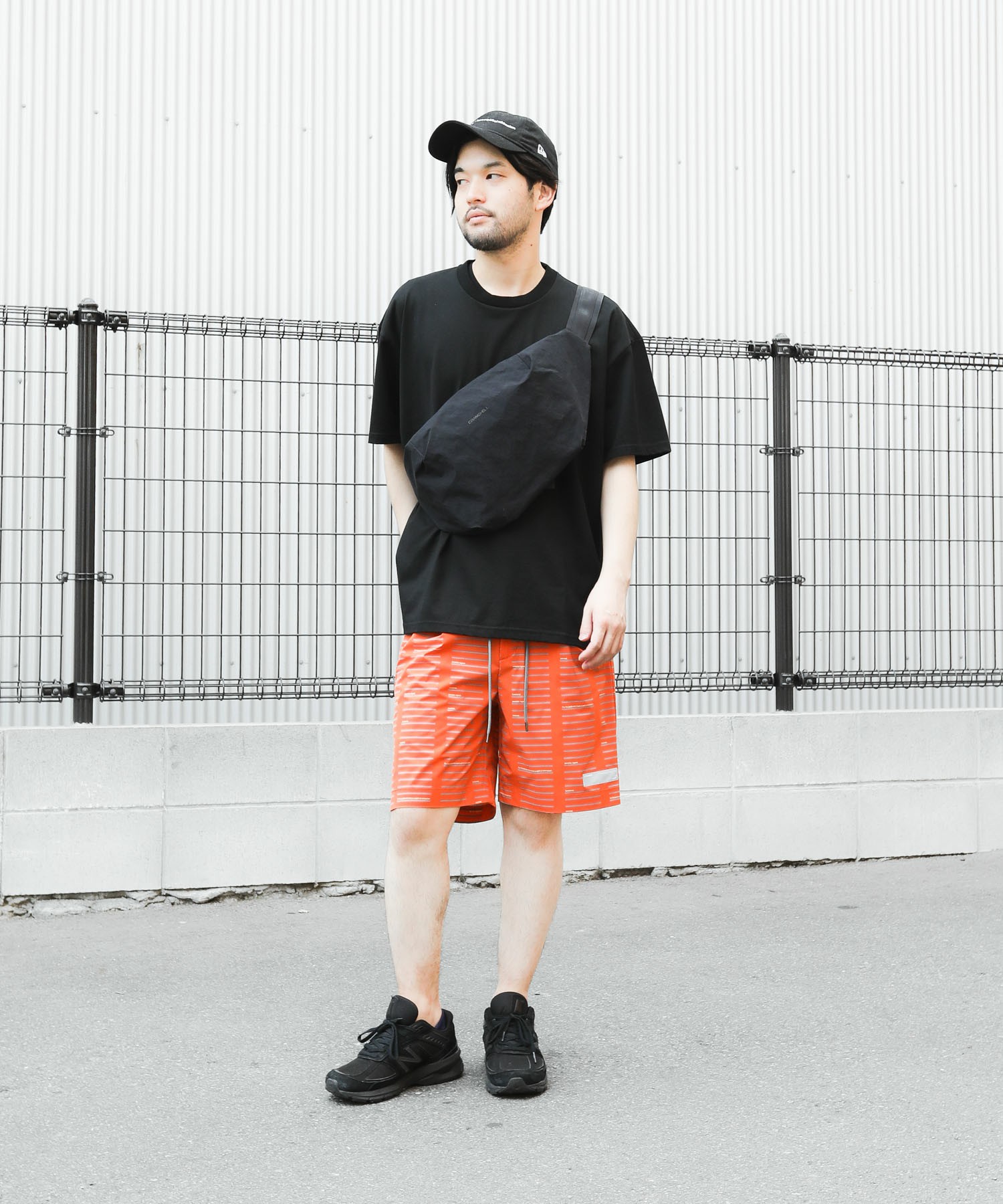 CRAMSHELL スクエアスリングバッグ ボディバッグ CRAMSHELL スクエアスリングバッグ ボディバッグ（新品
