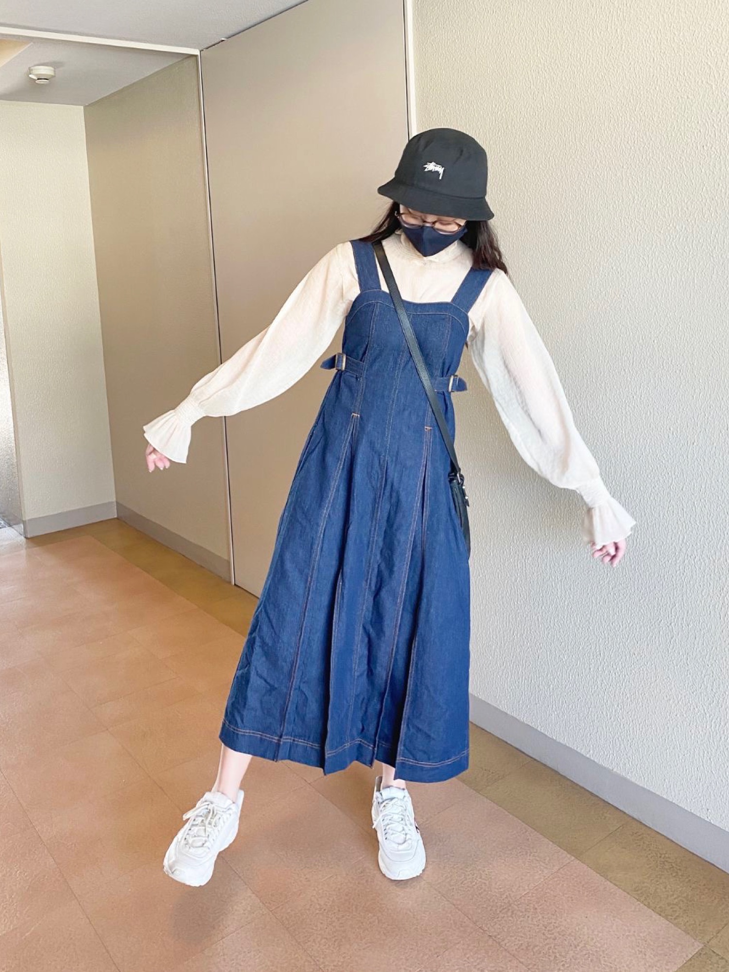 KOBE LETTUCE（コウベレタス）の「デニムタックジャンパースカート