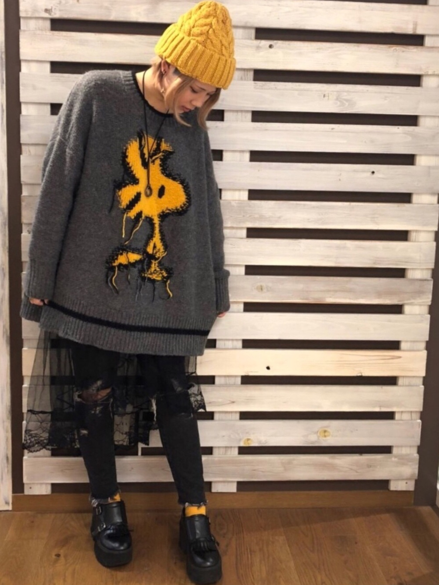 ニット/セーターを使った「ウッドストック」の人気ファッション