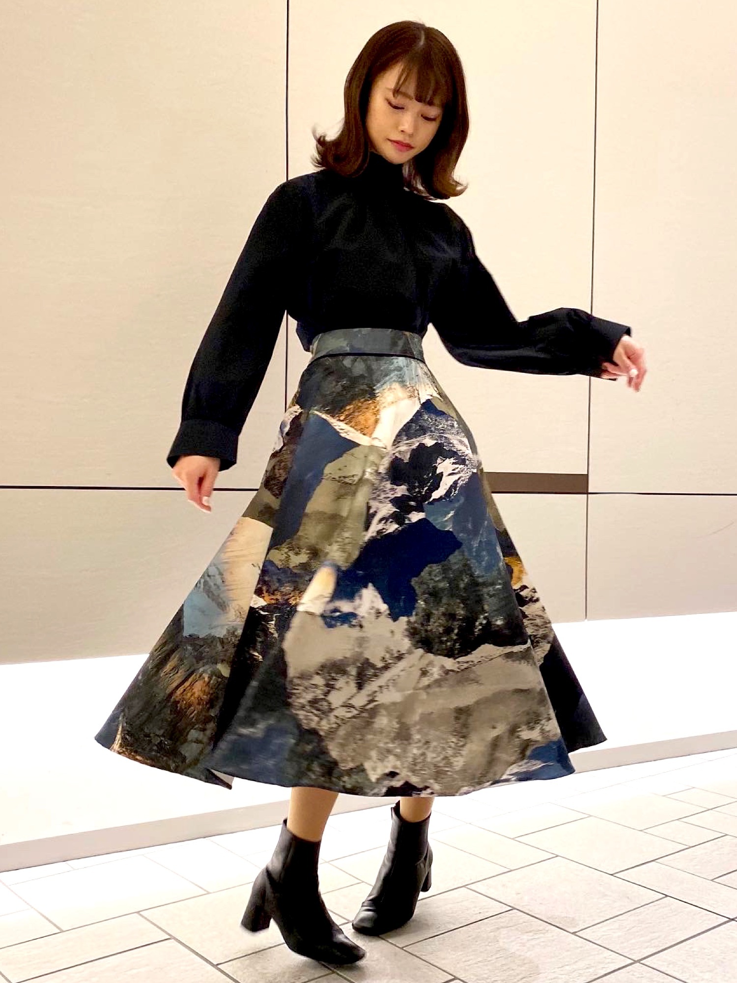 muraishiayaka｜UNITED TOKYOのスカートを使った