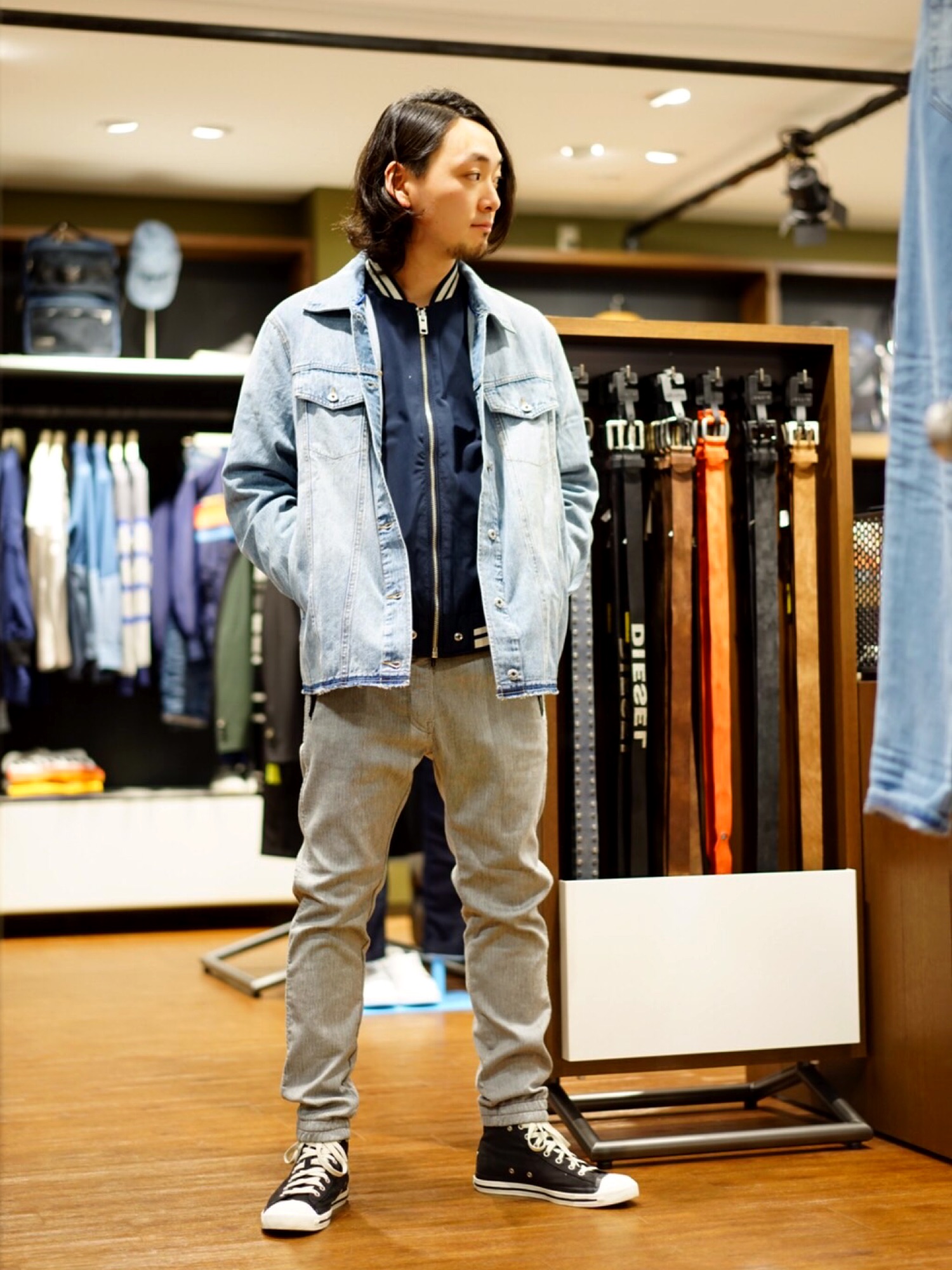 DIESELのデニムジャケットを使った「スウェット」のメンズ人気 