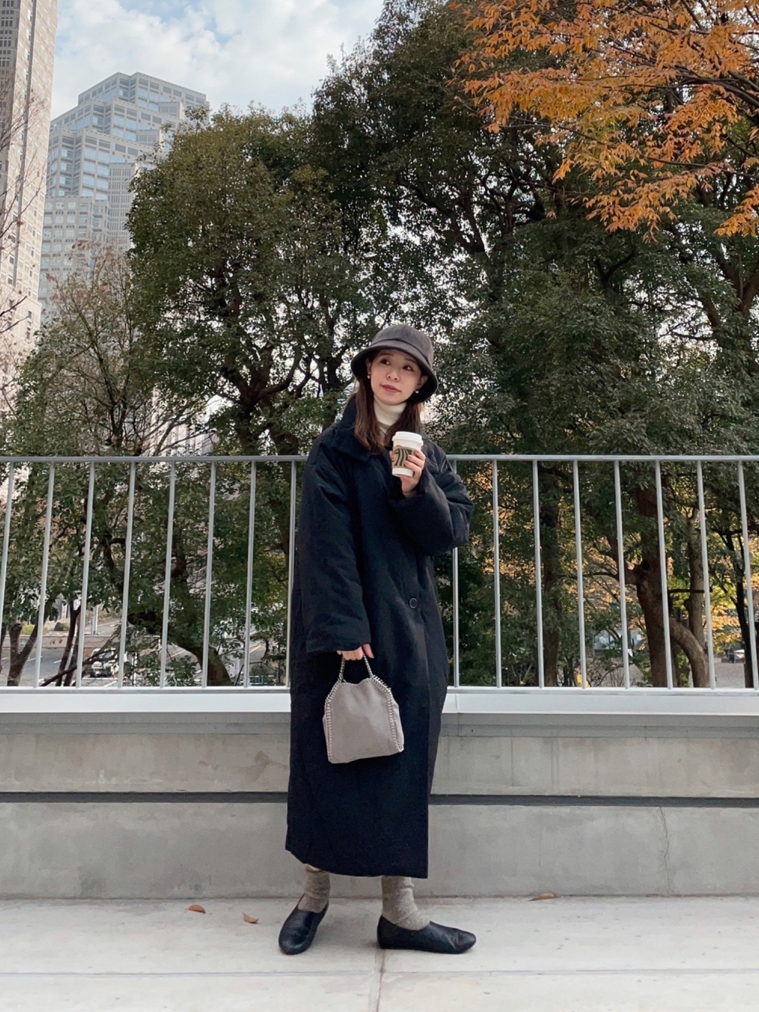 bulle de savon ビュルデサボン　足あとネオンシューズ　白 bulle de savon（ビュルデサボン）の「○papillio×gingham