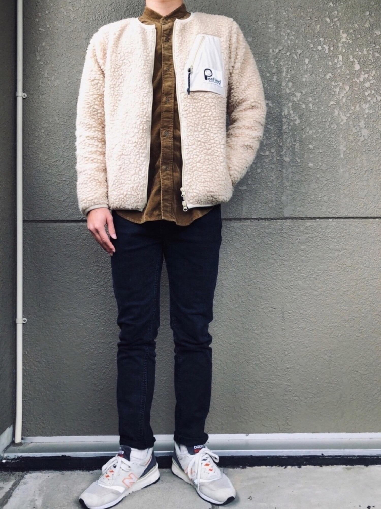 PEN FIELDのノーカラージャケットを使った人気ファッション