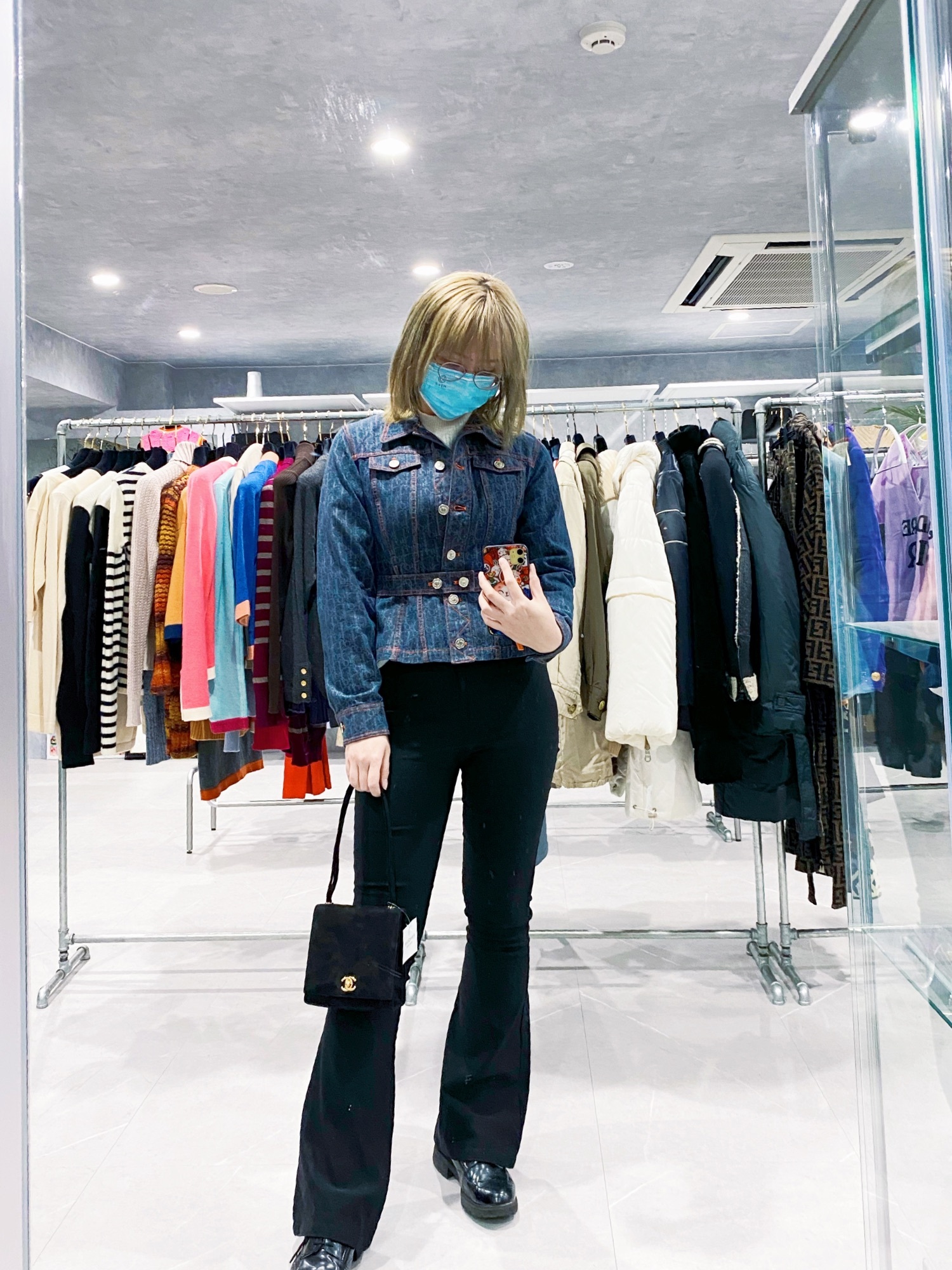 Diorのデニムジャケットを使ったレディース人気ファッション 