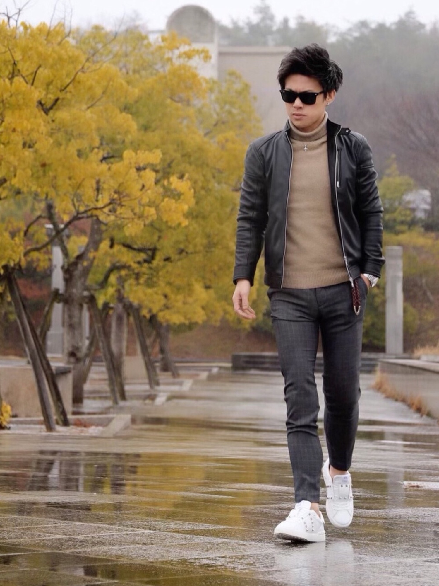 【希少】VALENTINO(ヴァレンティノ)ロックスタッズレザーダブルライダース ヴァレンティノ新作メンズウェア、“オールブラック×スタッズ”の