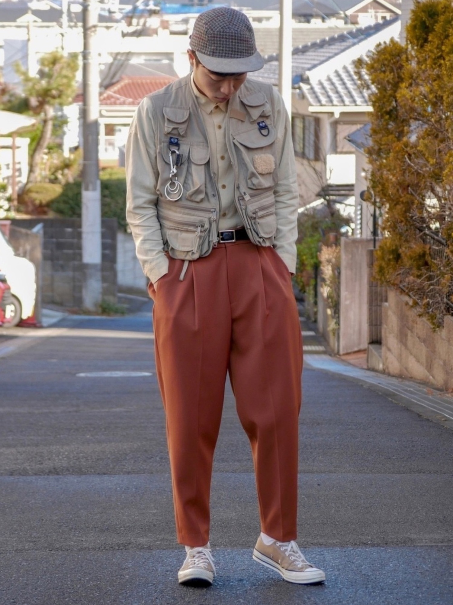 Lui's 梨地テーパードパンツ Lui's（ルイス）の「梨地テーパードパンツ（スラックス）」 - WEAR