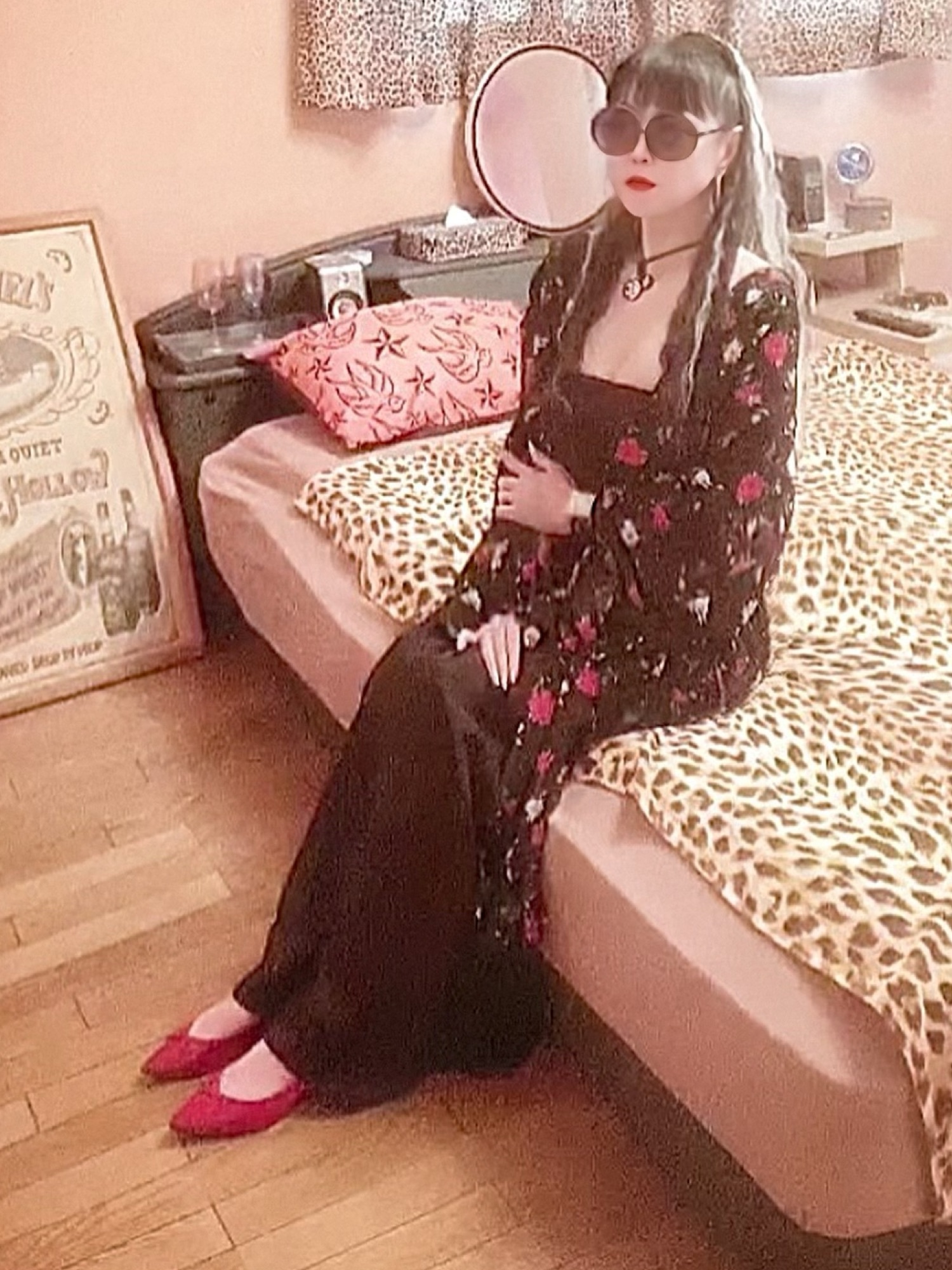 CHANELのチョーカーを使った人気ファッションコーディネート