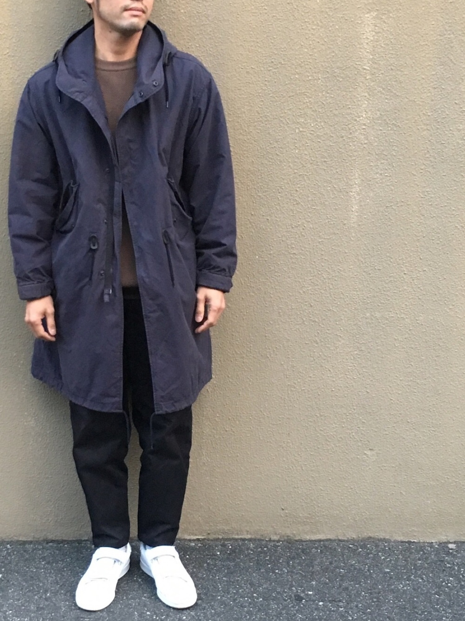 コモリ、モッズコート、炭グレー、長く着れるシルエット、シンプル、 コモリ、モッズコート、炭グレー、長く着れるシルエット、シンプル