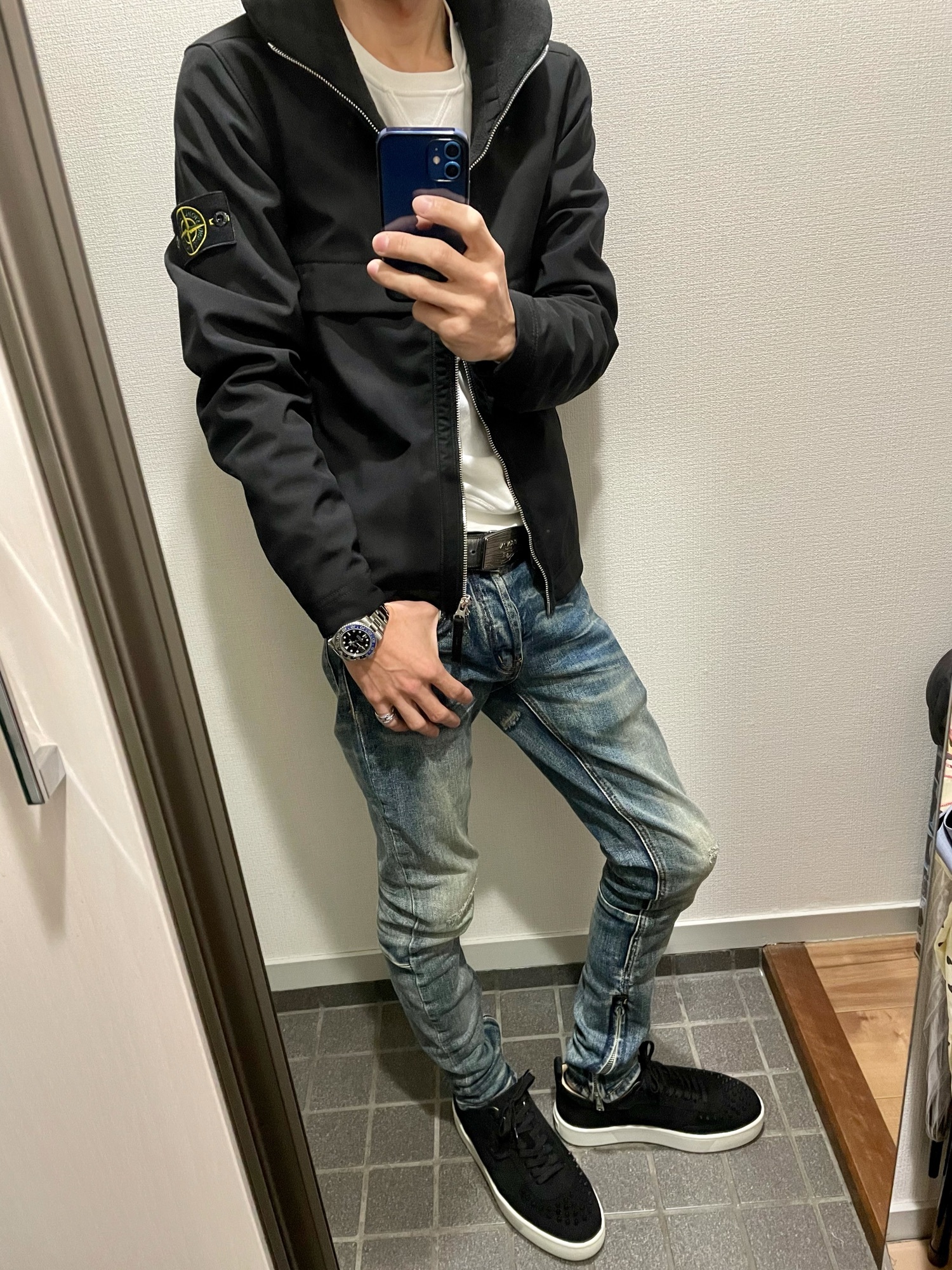 STONE ISLANDのマウンテンパーカーを使った人気ファッション 