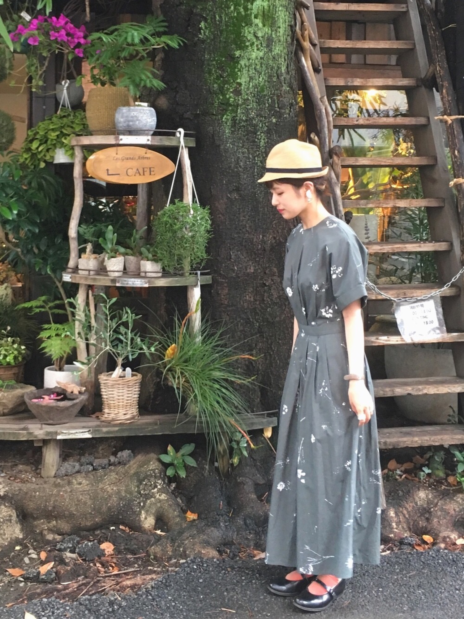 yuni（ユニ ）の「木花 プリント タックワンピース（ワンピース）」 - WEAR