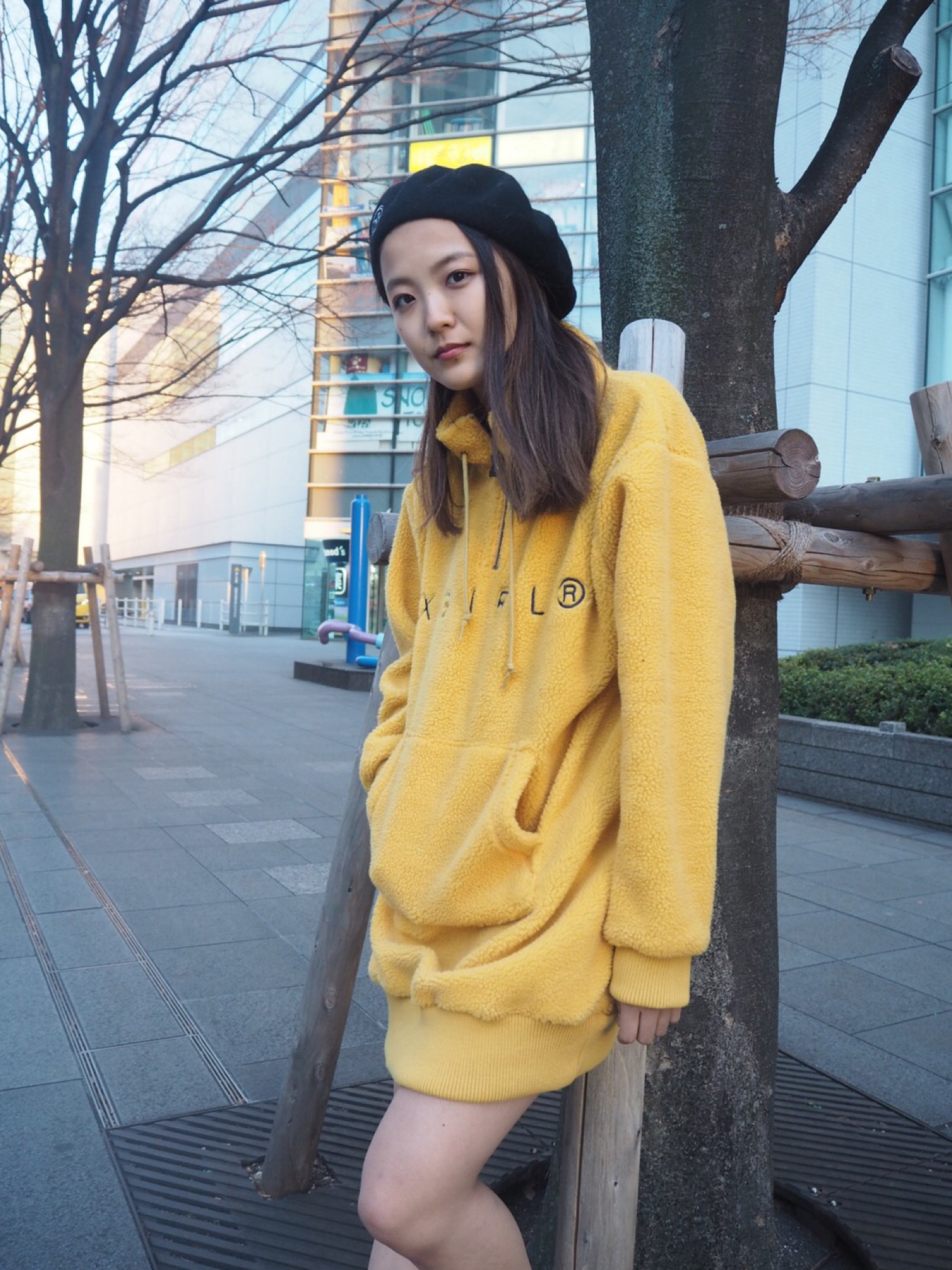 XGIRL イエロー フリースワンピース yurii｜X-girlのワンピースを使ったコーディネート - WEAR