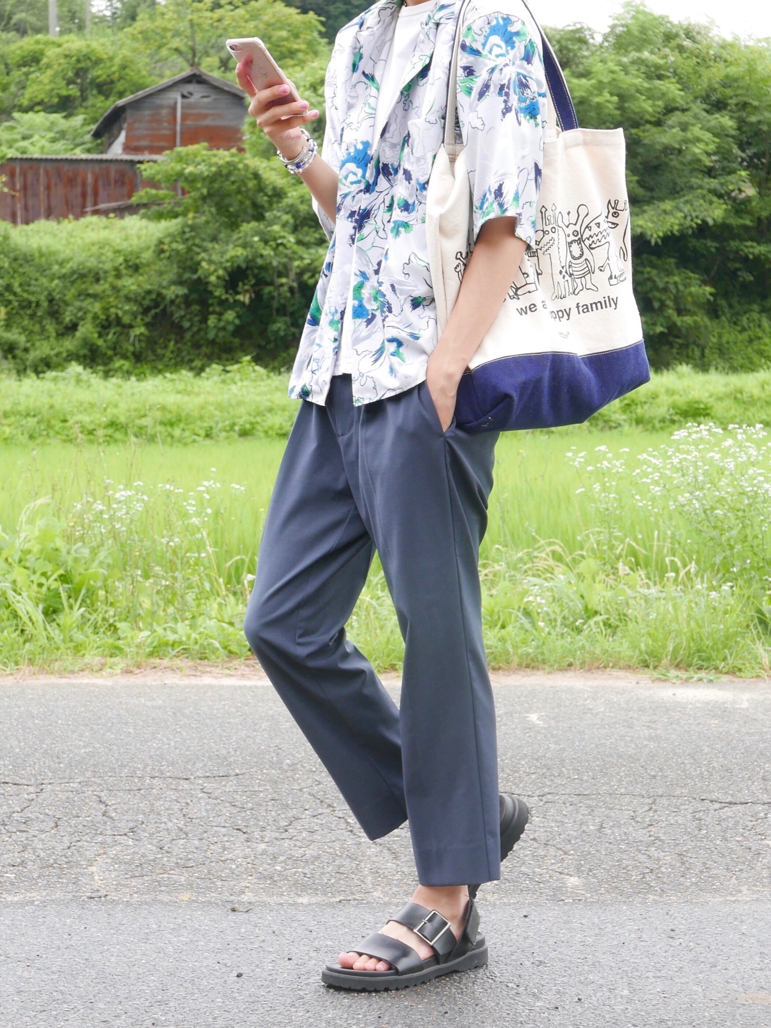 UNDERCOVER トートバッグ we are happy family UNDERCOVER トートバッグ we are happy family - メルカリ