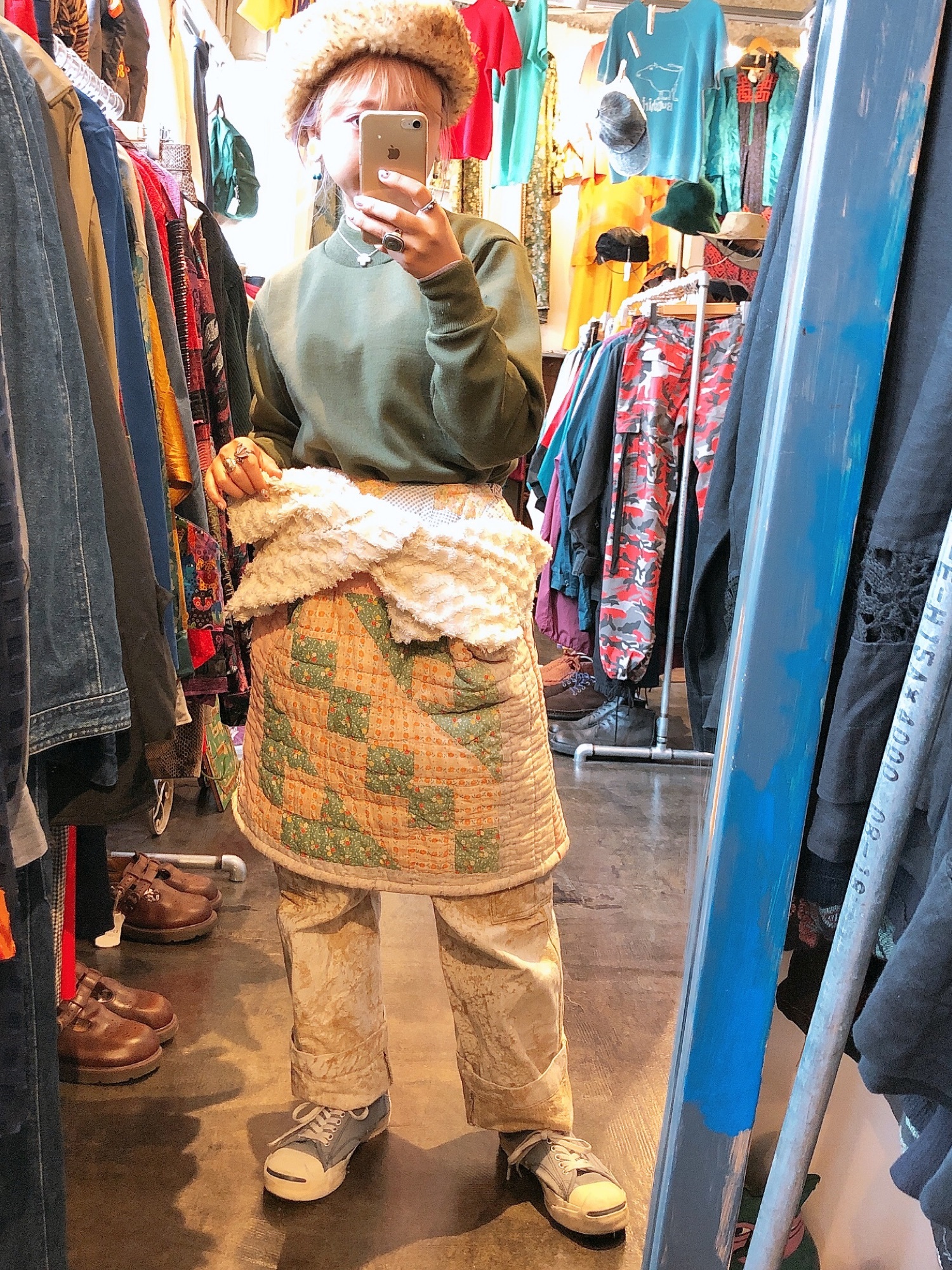 ISSEY MIYAKEのカーゴパンツを使ったレディース人気ファッション