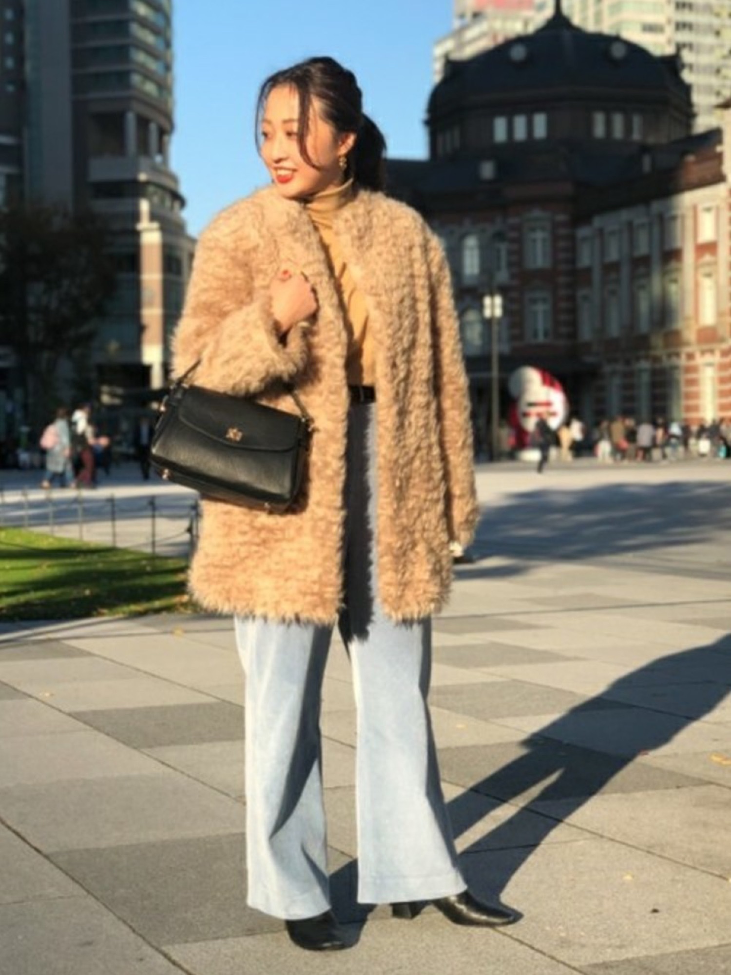 Demi-Luxe BEAMS / クルーネック ファーコートを使ったショップ 