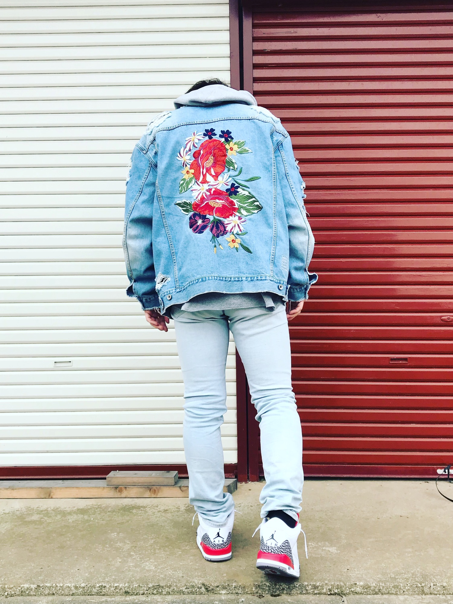 LEGENDA（レジェンダ）の「Flower Embroidery オーバーサイズ 