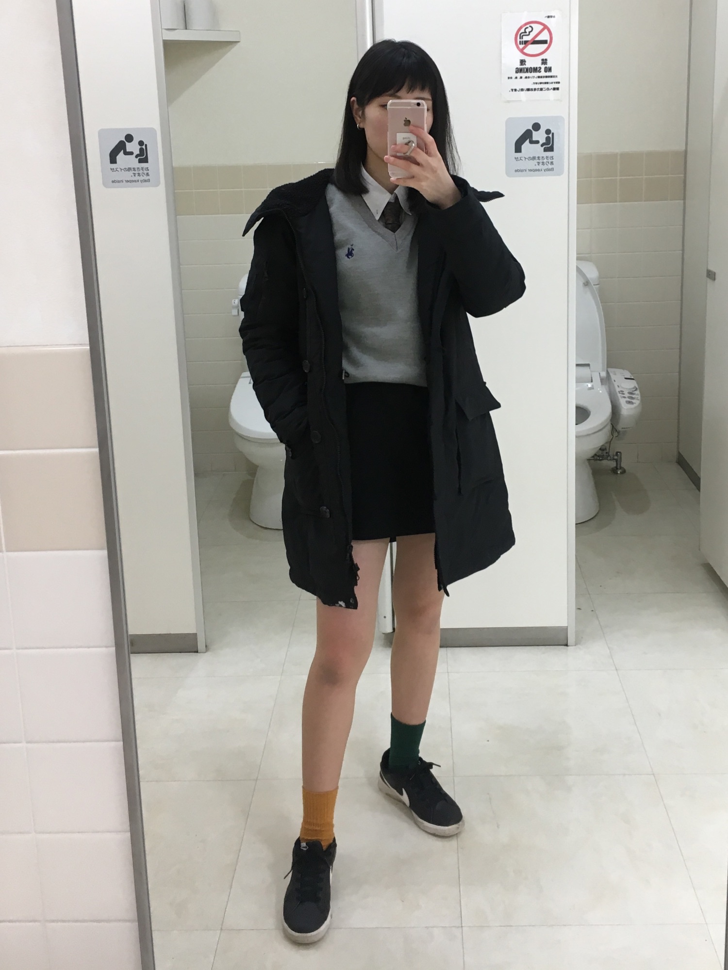 UNIQLOのダウンジャケット/コートを使った「制服」の人気ファッション 