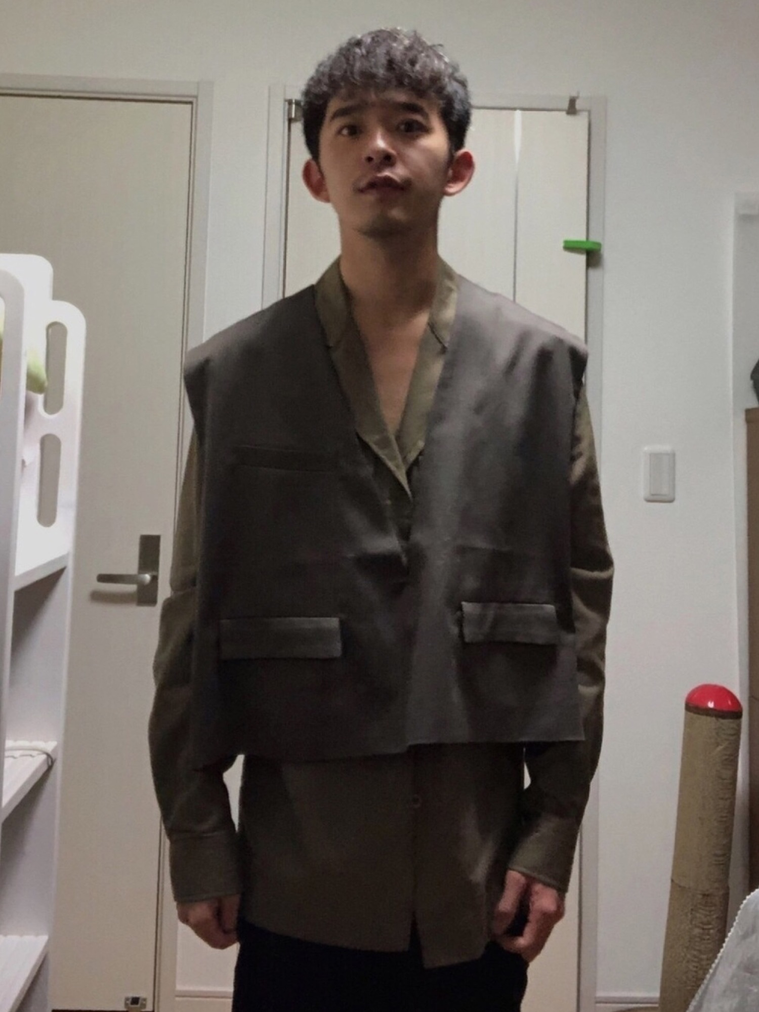 JieDa ジエダ / OPEN NECK SHORT VEST オープンネックショートベストを