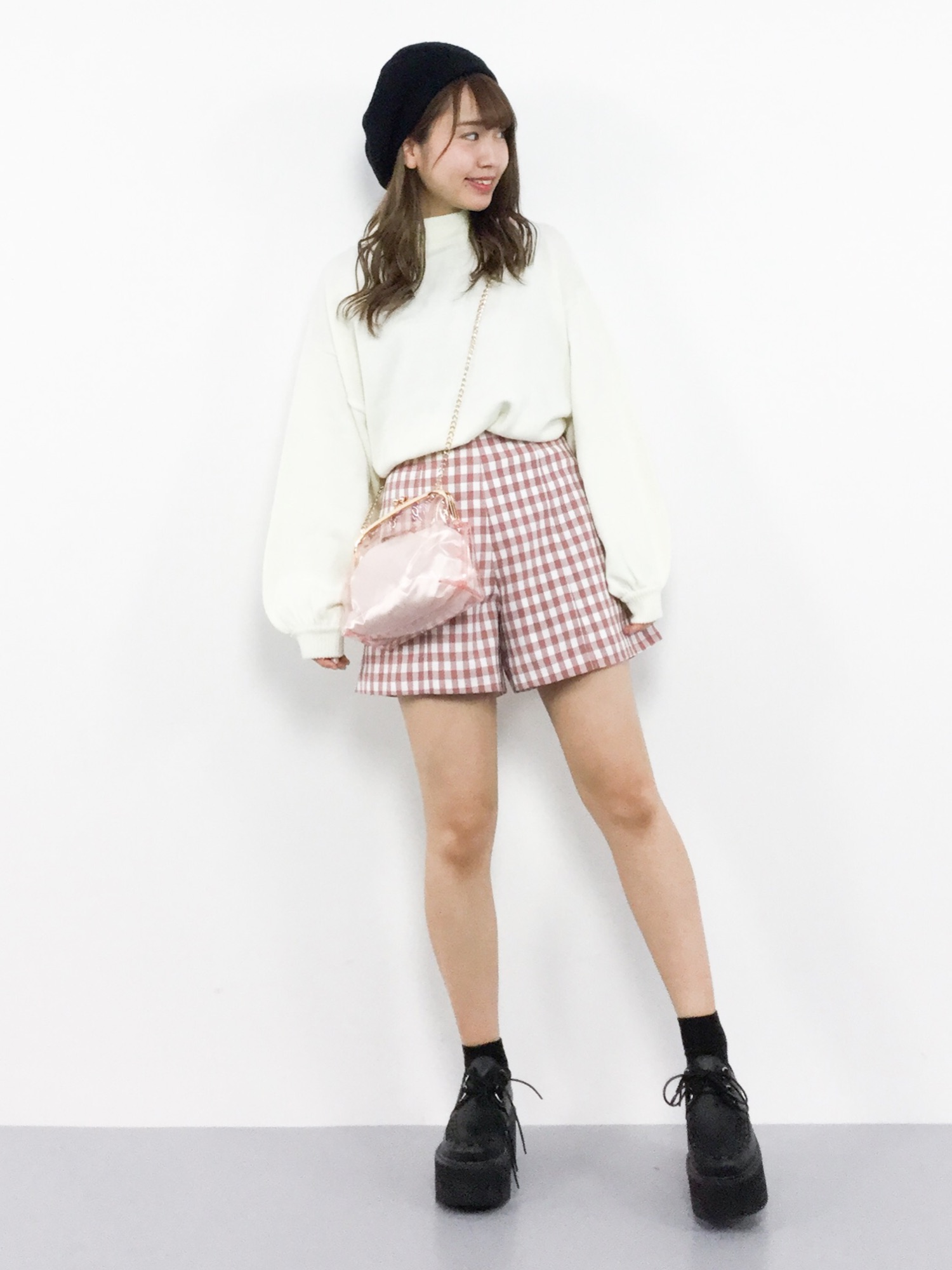 Christian Dior ギンガムチェック柄ショートパンツとニット パンツ 「新色追加」夏に大活躍！ギンガムチェックショート