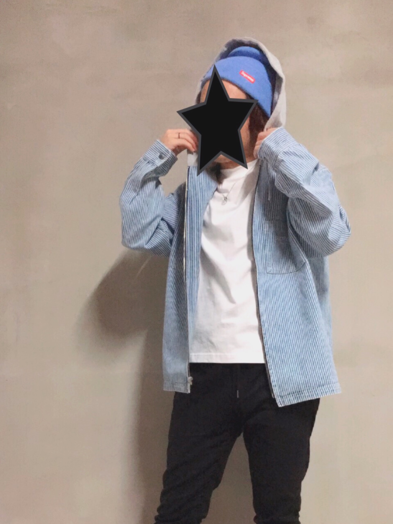 Supreme のデニムジャケットを使った「フード付きアウター」の人気 