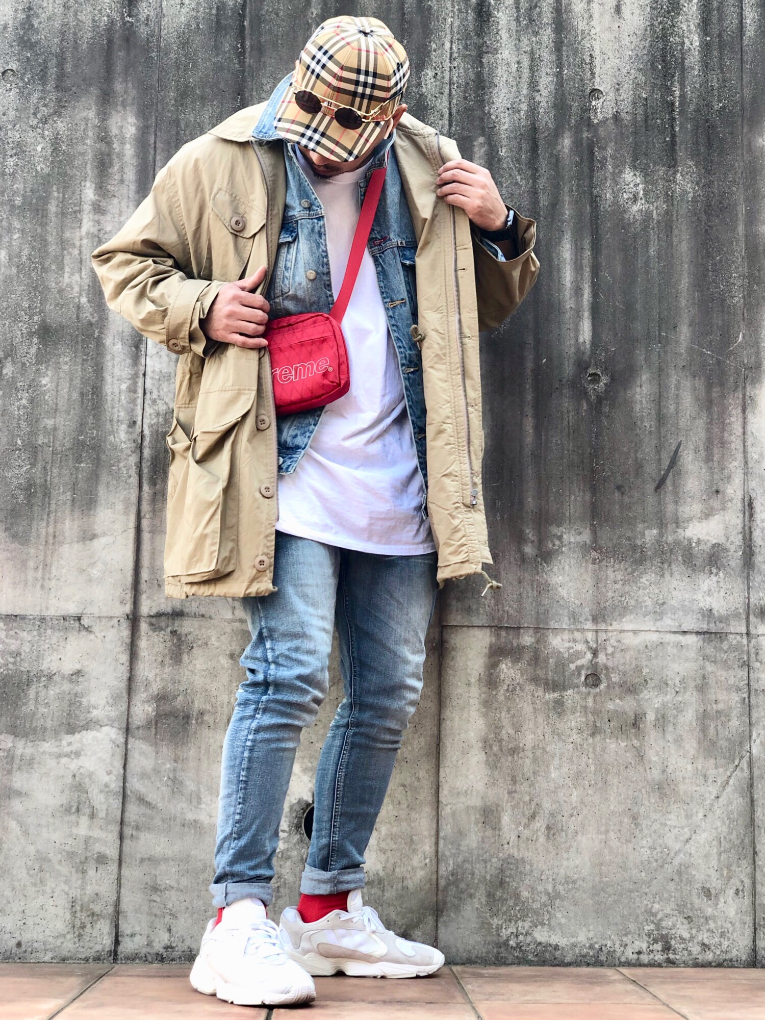 Supreme のボディバッグ/ウエストポーチ（レッド系）を使った