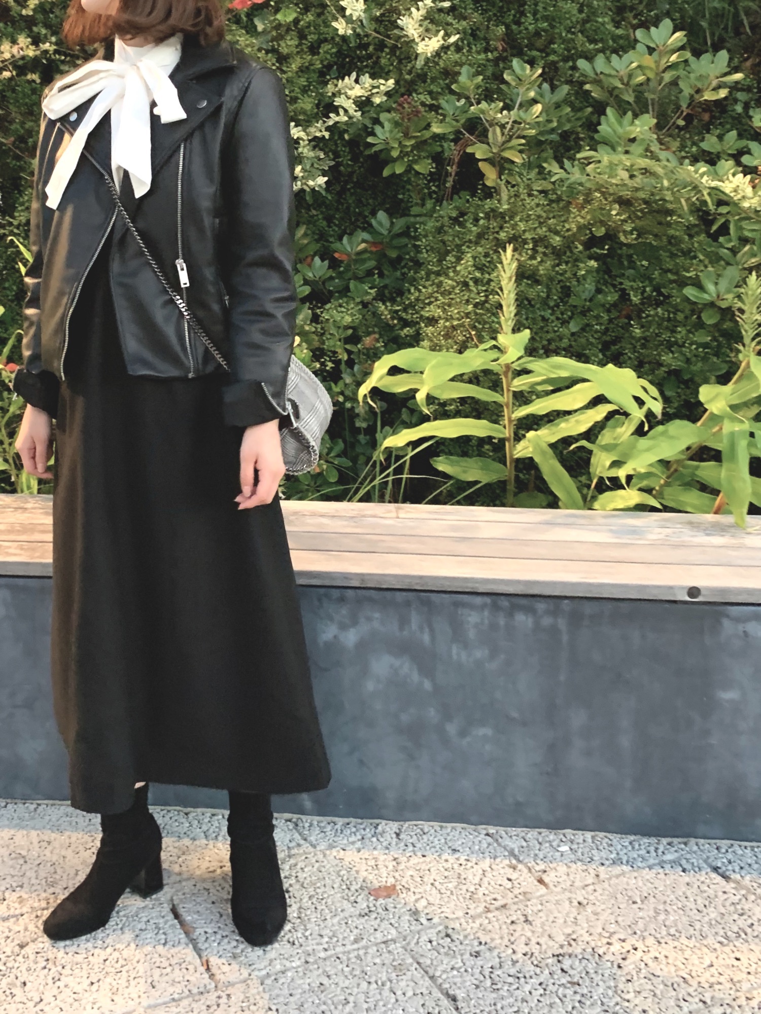 ライダースジャケットを使った「パリジェンヌ風」の人気ファッション