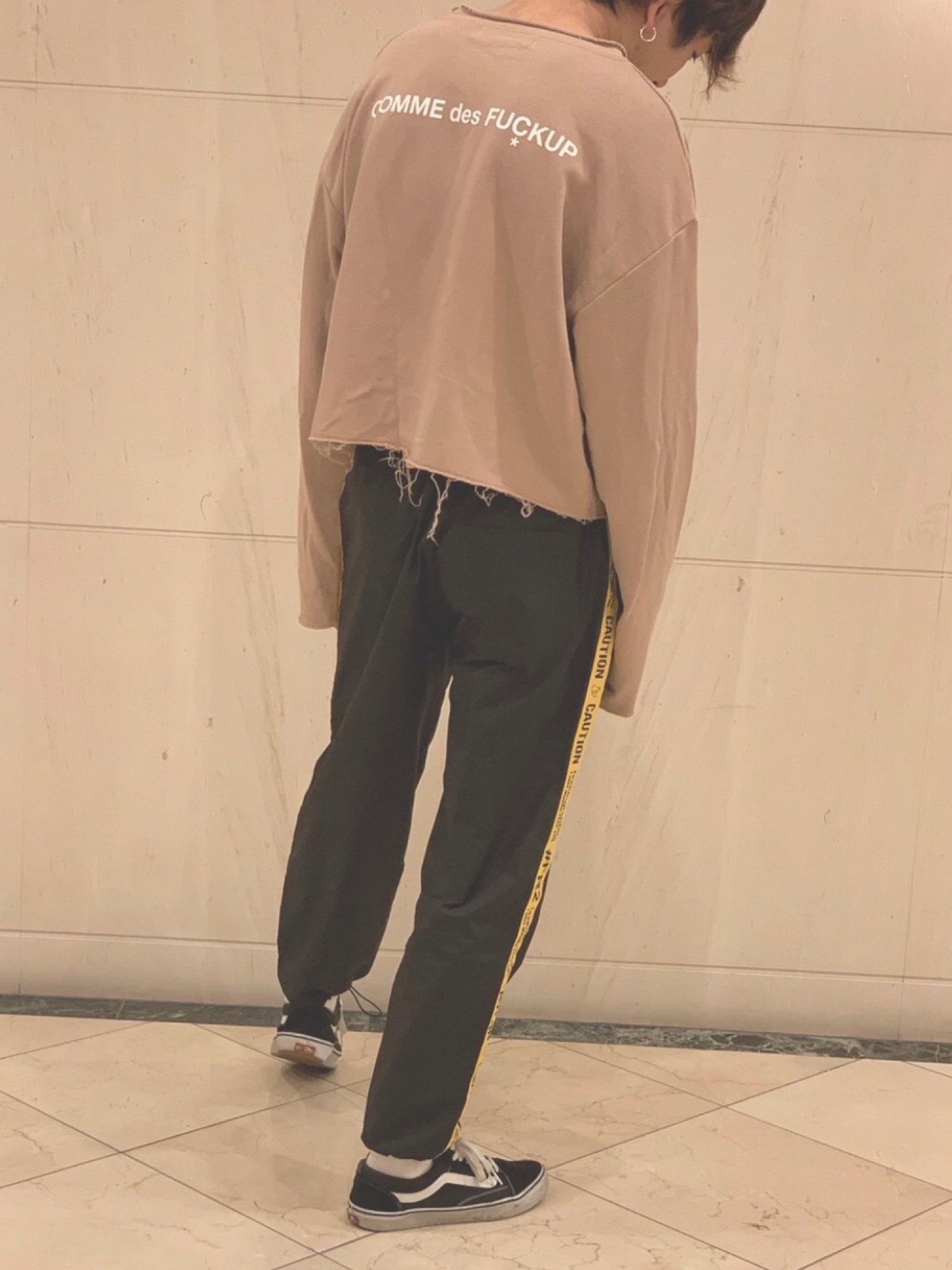LEGENDA COMME des Fuckup ショート丈スウェットトレーナー COMME des Fuckup ショート丈スウェットトレーナー ＊を使った人気