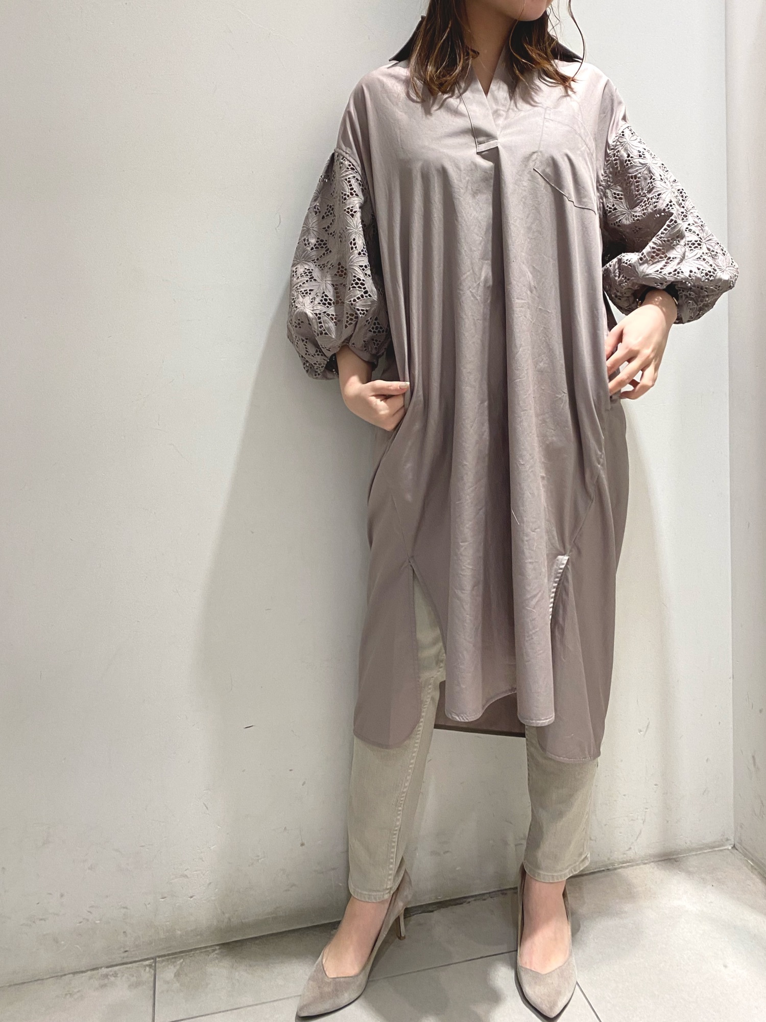 ティッカ TICCA 袖レース スキッパー シャツワンピース パフスリーブ TICCA（ティッカ）の「【TICCA/ティッカ】レースパフスリーブ