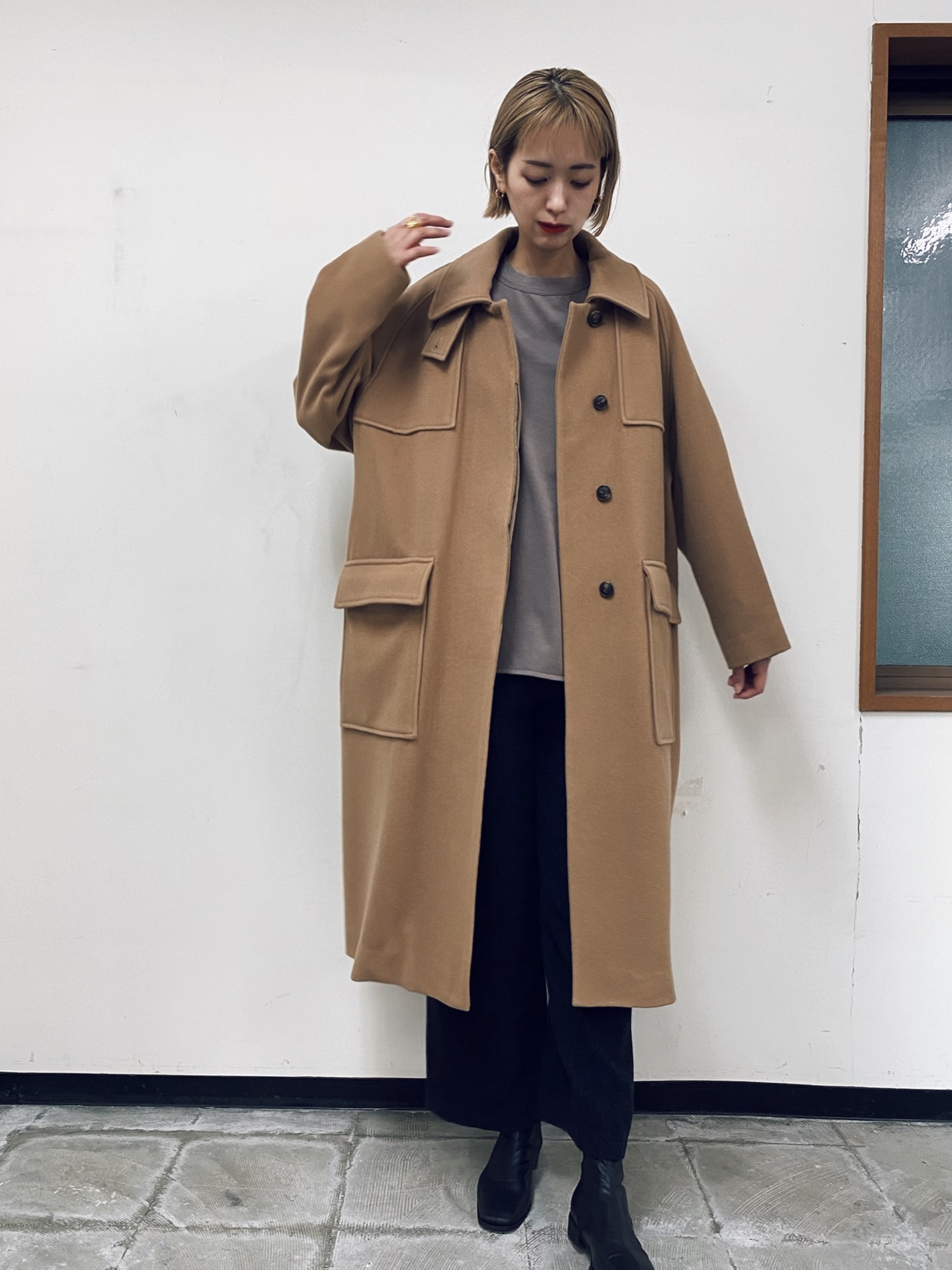Audrey and John Wad】ステンカラーオーバーサイズ ロングコートを使っ