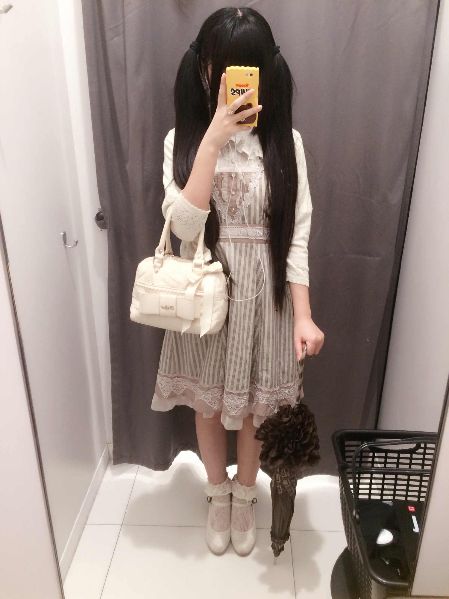 LIZ LISAのボストンバッグを使った人気ファッションコーディネート - WEAR