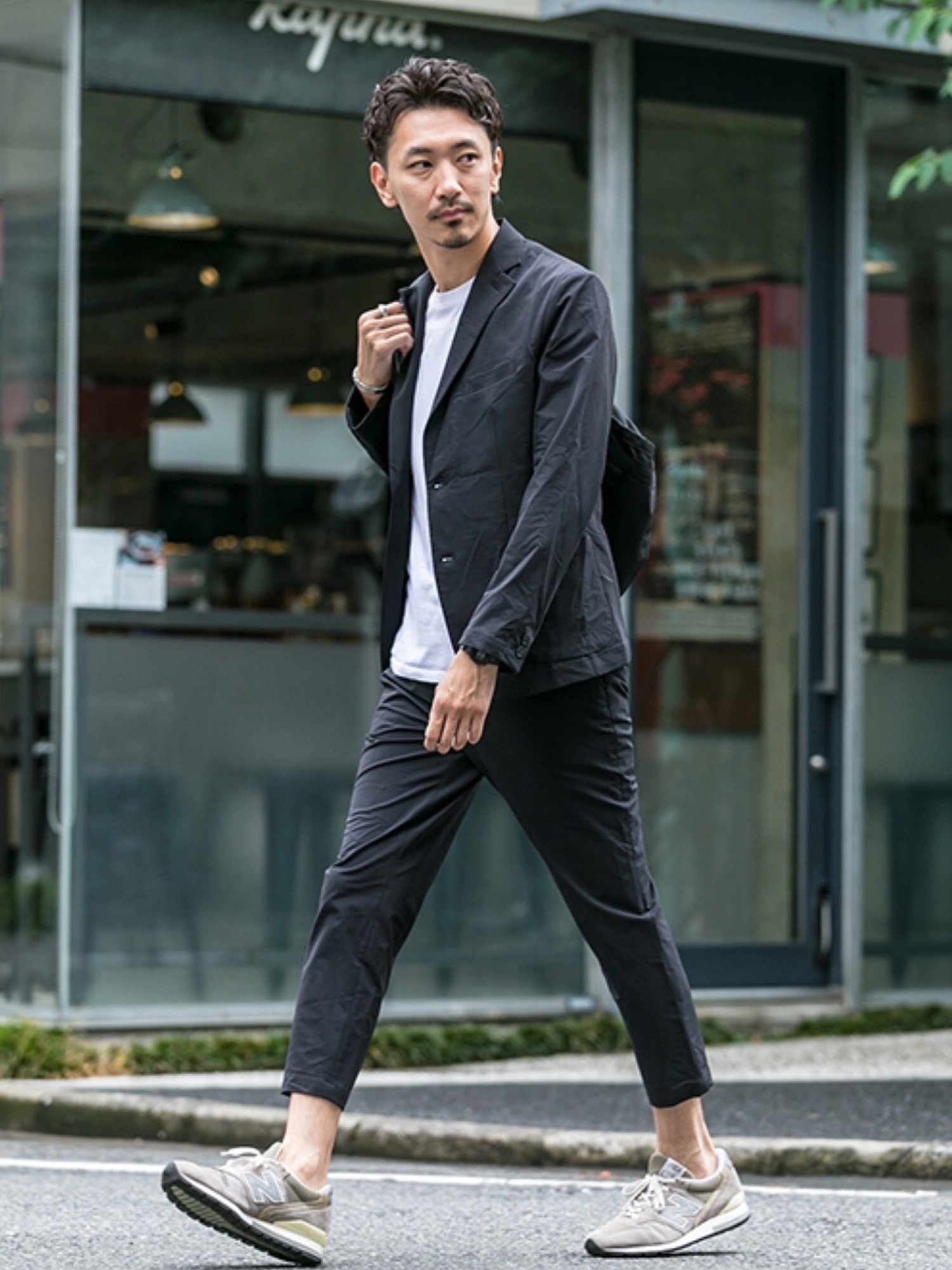 4WAYストレッチテーラードジャケットを使った人気ファッション 