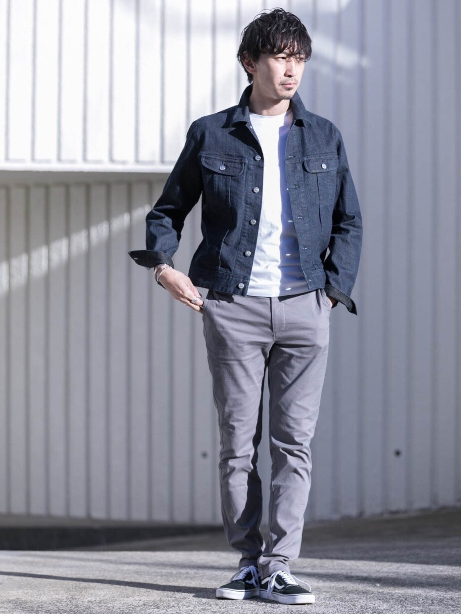 URBAN RESEARCH ROSSO MENのデニムジャケットを使った人気ファッション