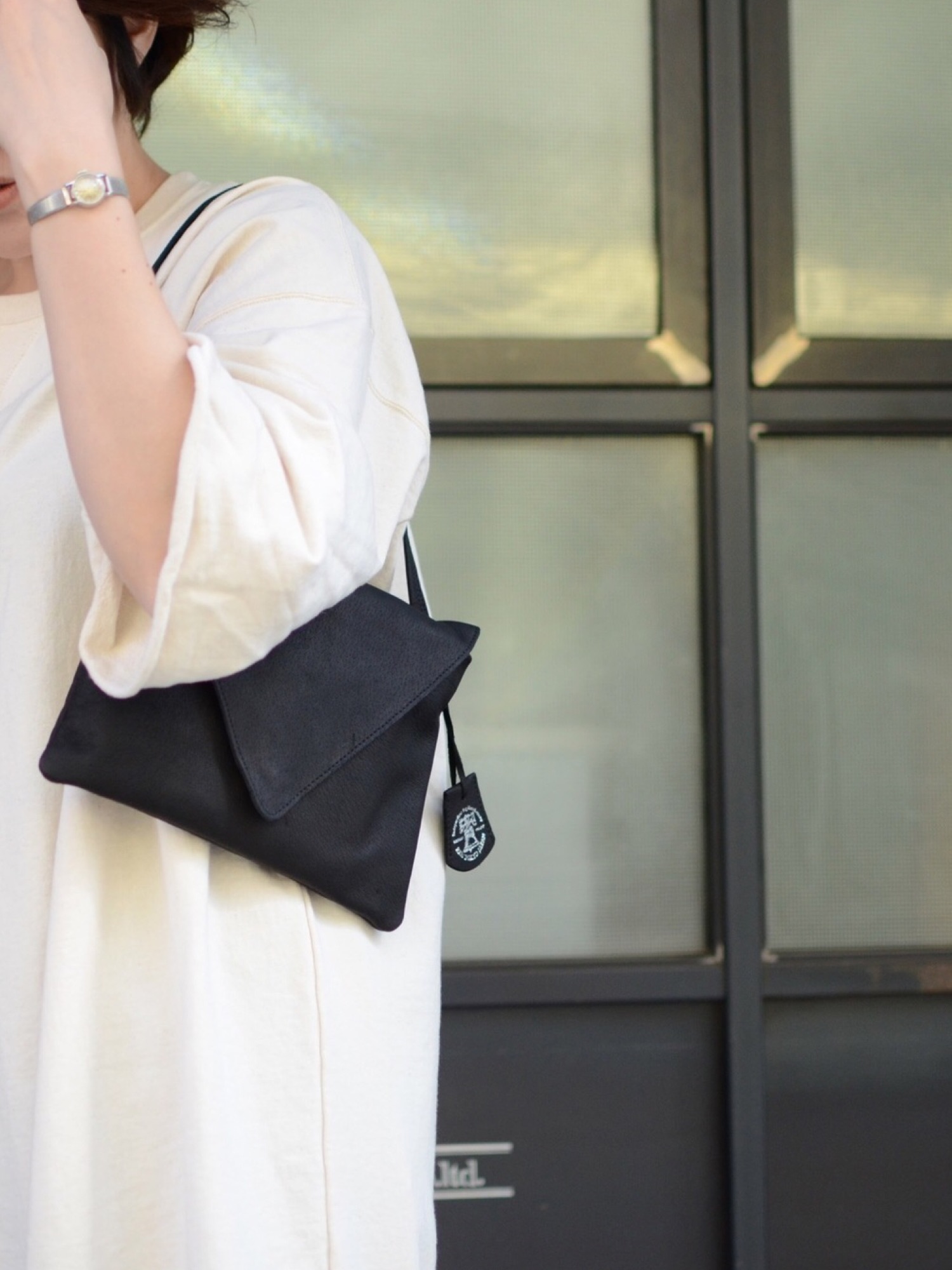 REN（レン）の「【RENショルダーバッグ】ハリー・トライアングル  