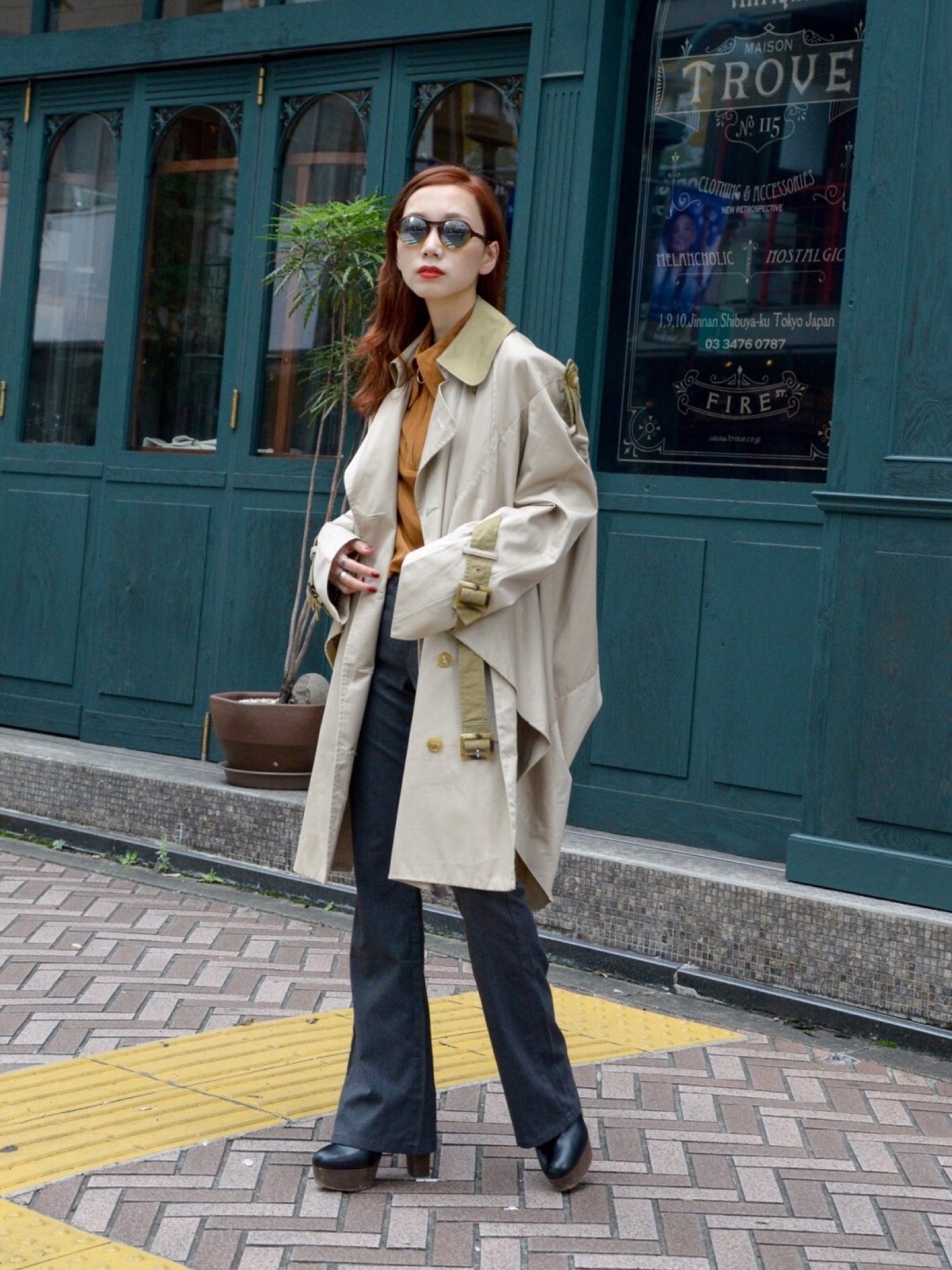 ANREALAGEのトレンチコートを使ったレディース人気ファッション