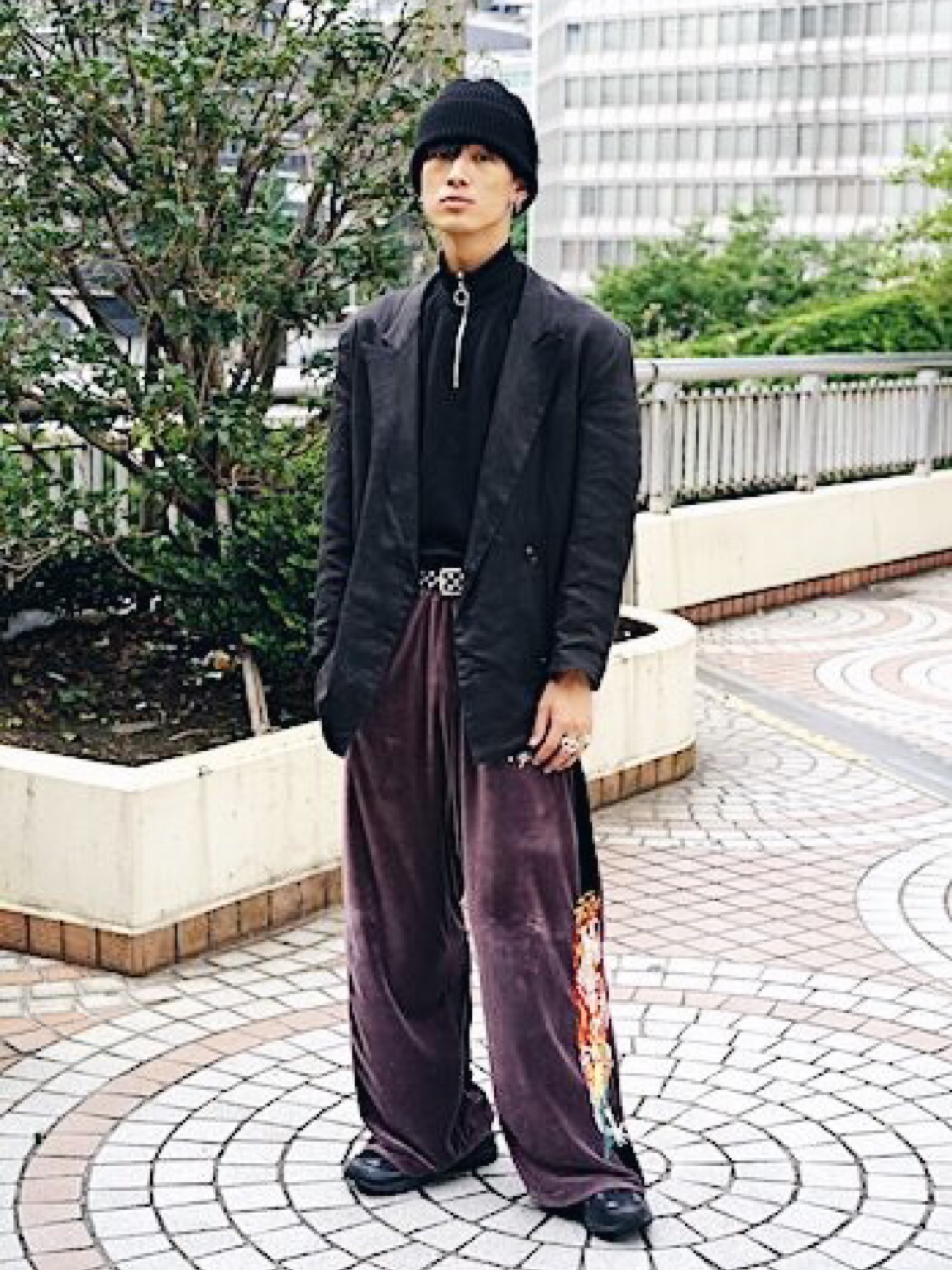 Yohji Yamamotoのテーラードジャケットを使った人気ファッション 
