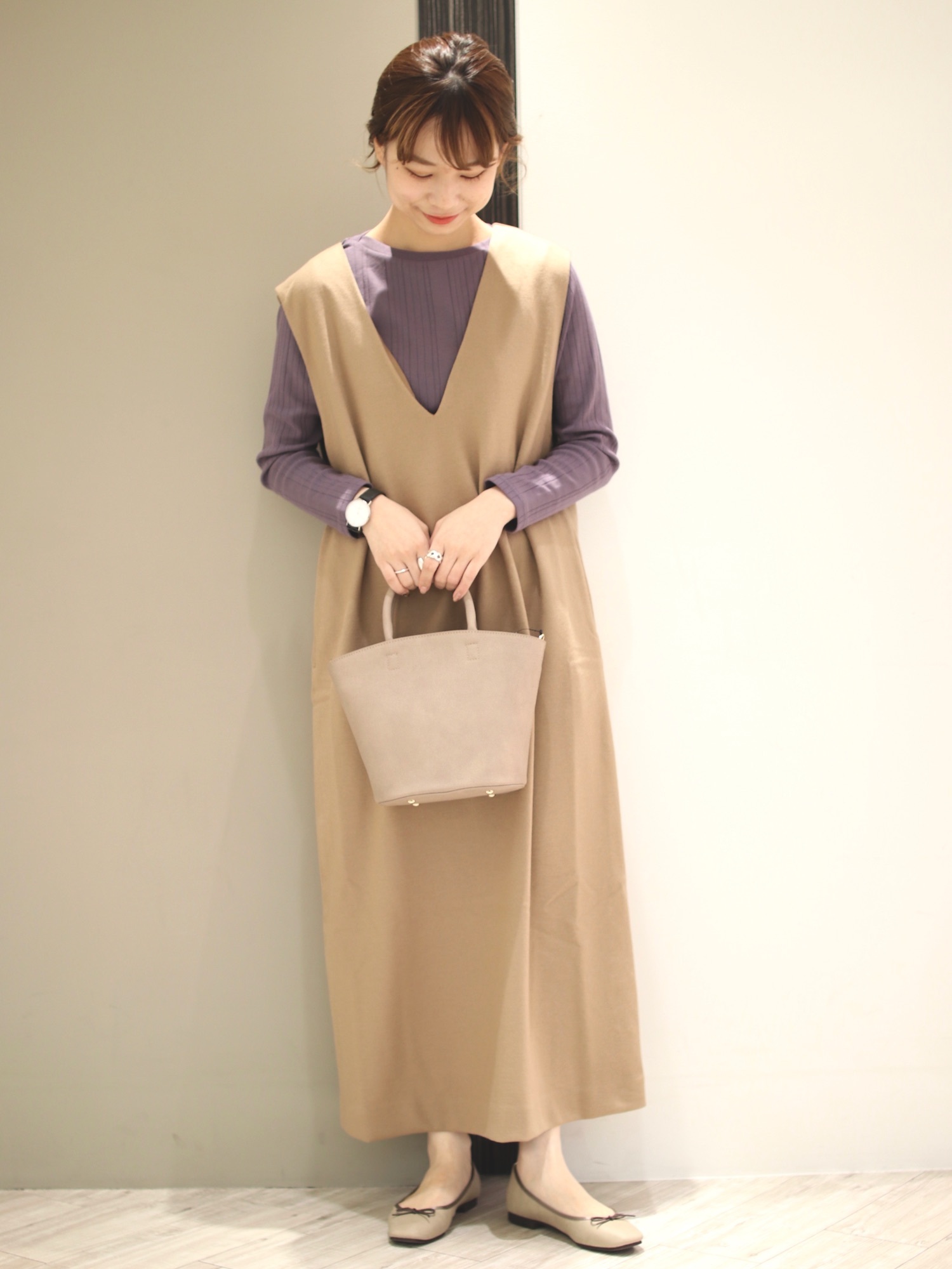 かぐれ（カグレ）の「ウールスムースVネックワンピース