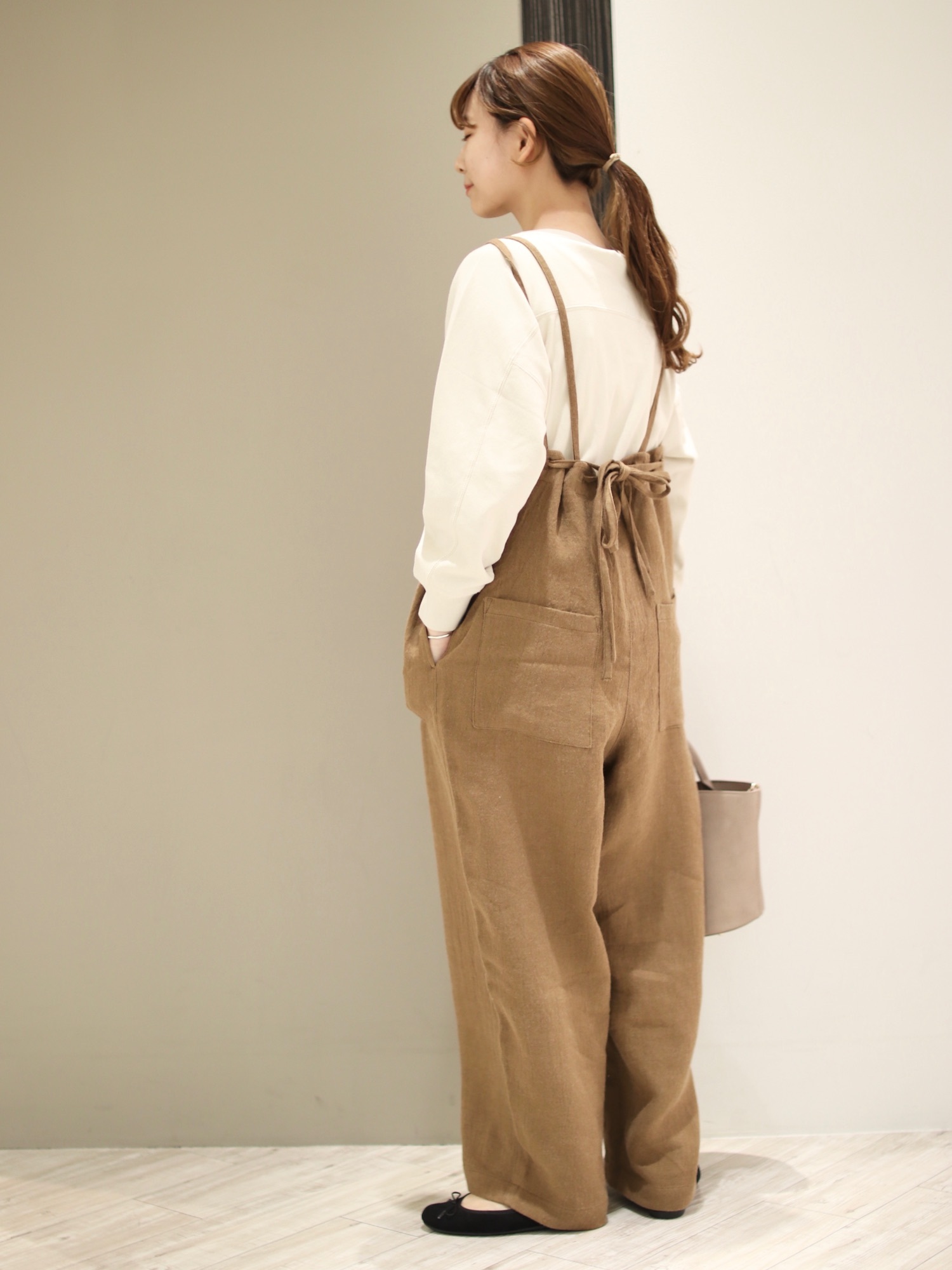 新品タグ付き　￼予約購入　かぐれ　リネンサロペット　CHARCOAL かぐれ リネンサロペット 2025SS 2色あり - メルカリ