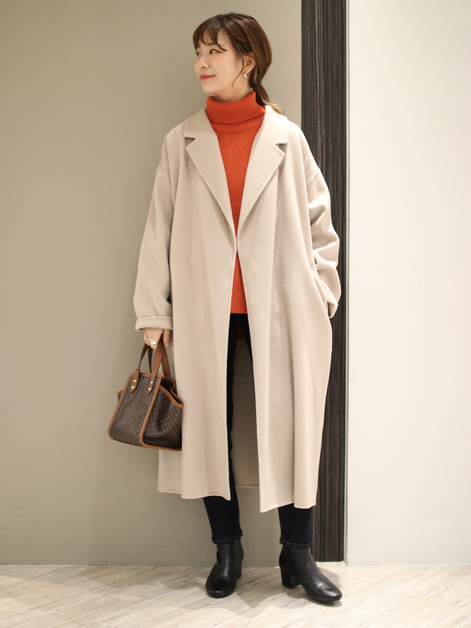 アーバンリサーチドアーズ　ロングチェスターガウンコート　美品 URBAN RESEARCH DOORS（アーバンリサーチドアーズ）の「ロング