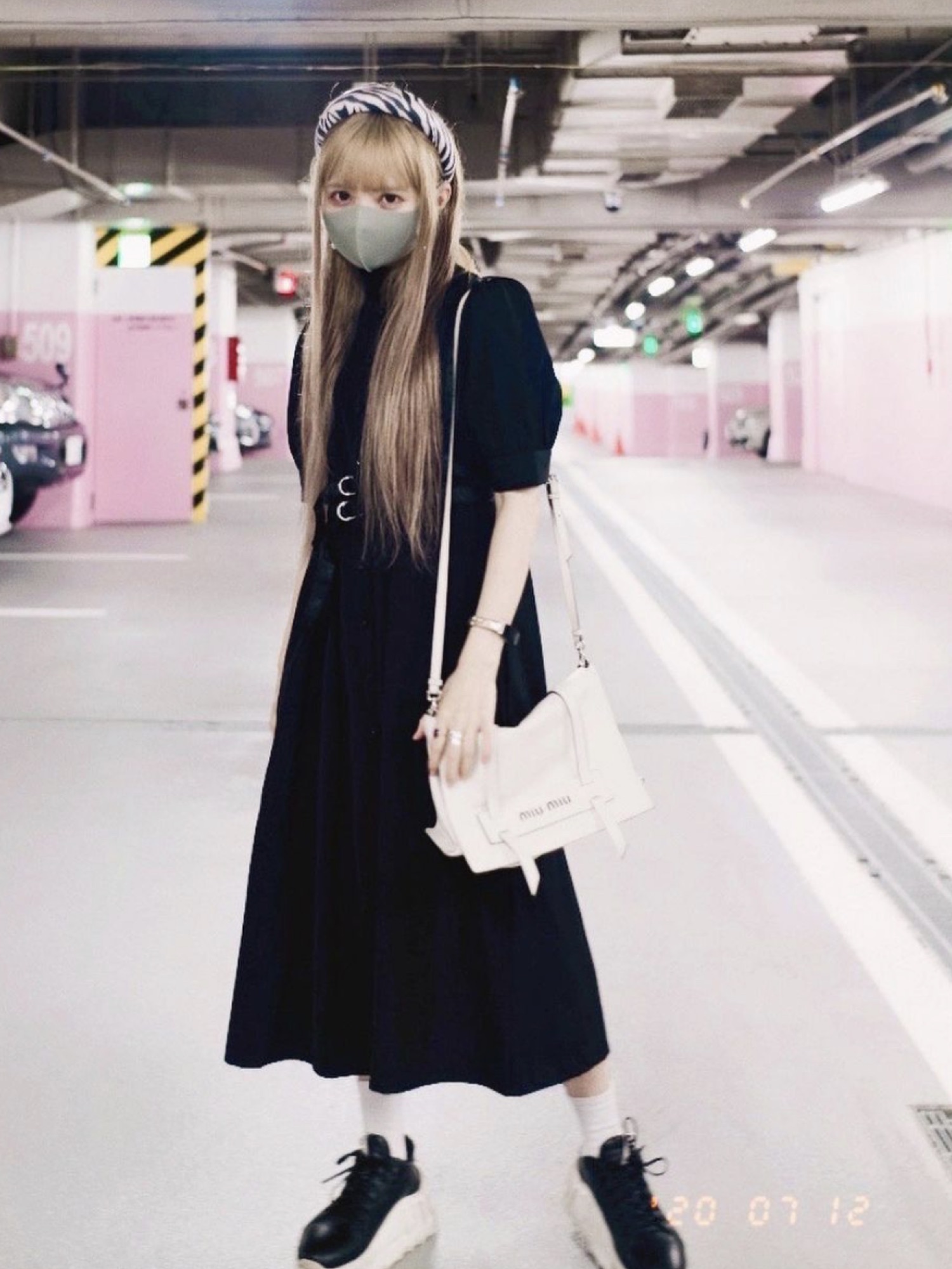 か*き様 ❤️益若つばさ愛用モデル❤️miumiu レザー 厚底 スニーカー ブ か*き様 ❤️益若つばさ愛用モデル❤️miumiu レザー 厚底 スニーカー ブ