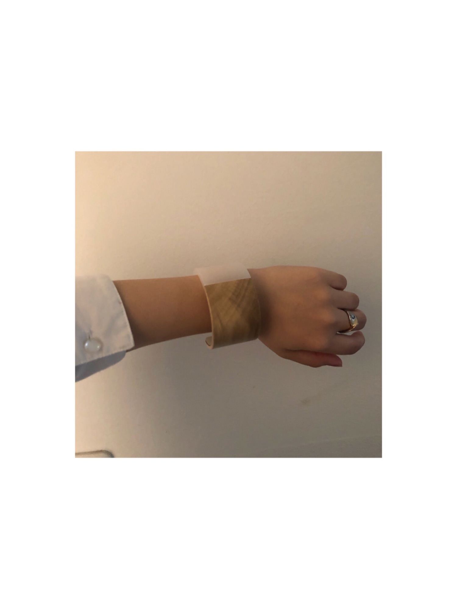 Dulcamara（ドゥルカマラ）の「アクリル＆ウッドコンビブレス 