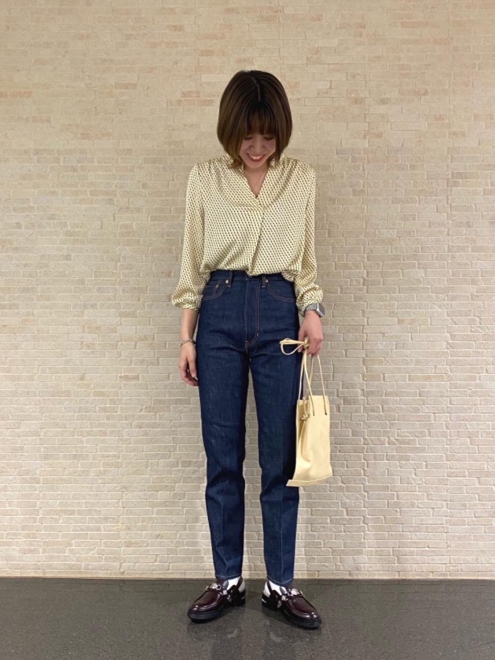新品タグ付き【ユナイテッドアローズ】ジオメトリックプリントスタンドカラーブラウス UNITED ARROWS（ユナイテッドアローズ）の「UBCB ジオメトリック