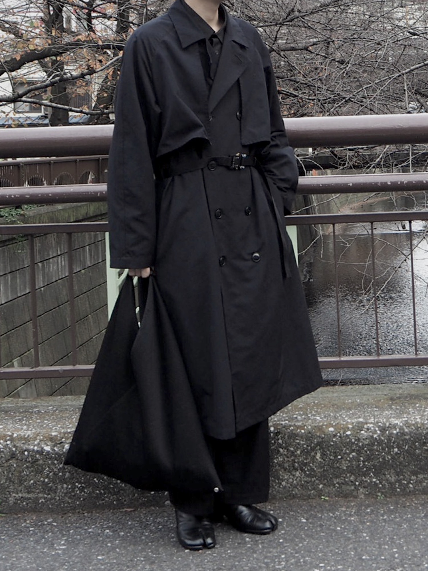 BeAMS DOT オーバー トレンチコート　ブラック BeAMS DOT（ビームスドット）の「【WEB限定】BeAMS DOT / オーバー