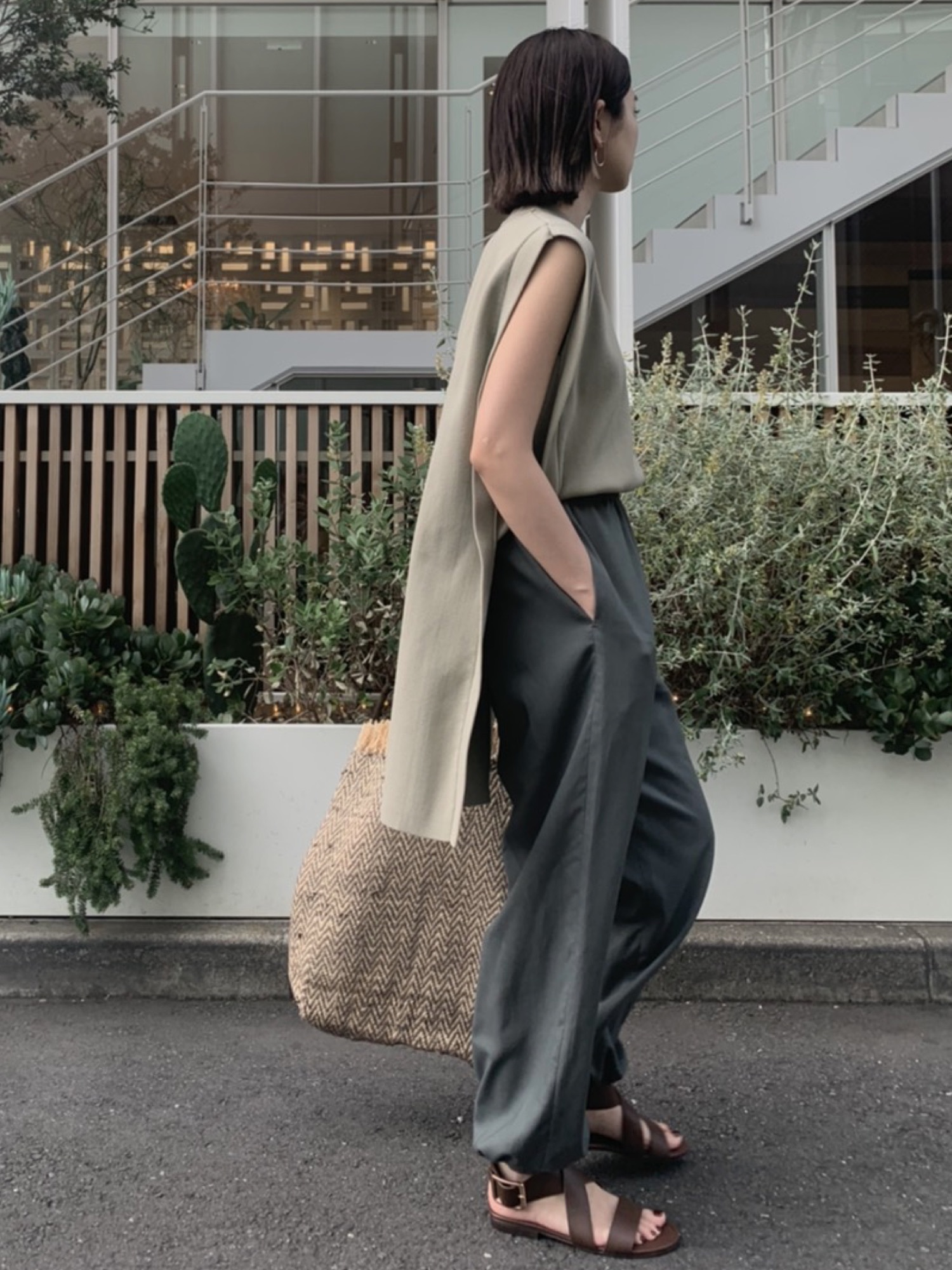 トップス RIM.ARK Back long square knit tops RIM.ARK（リムアーク）の「Back long square knit tops（タンク