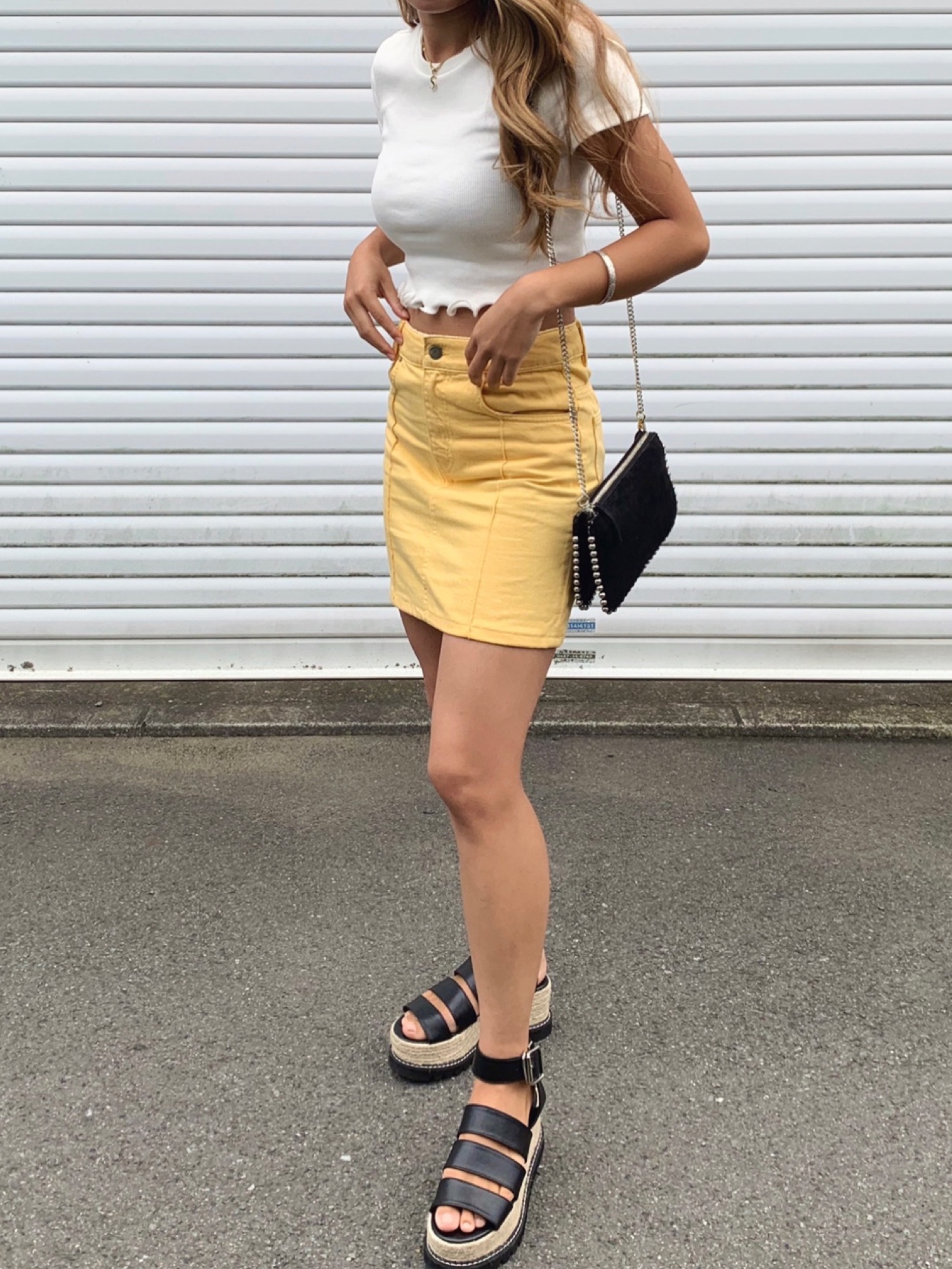 H&M（エイチ・アンド・エム）の「H&M - カットオフデニムスカート