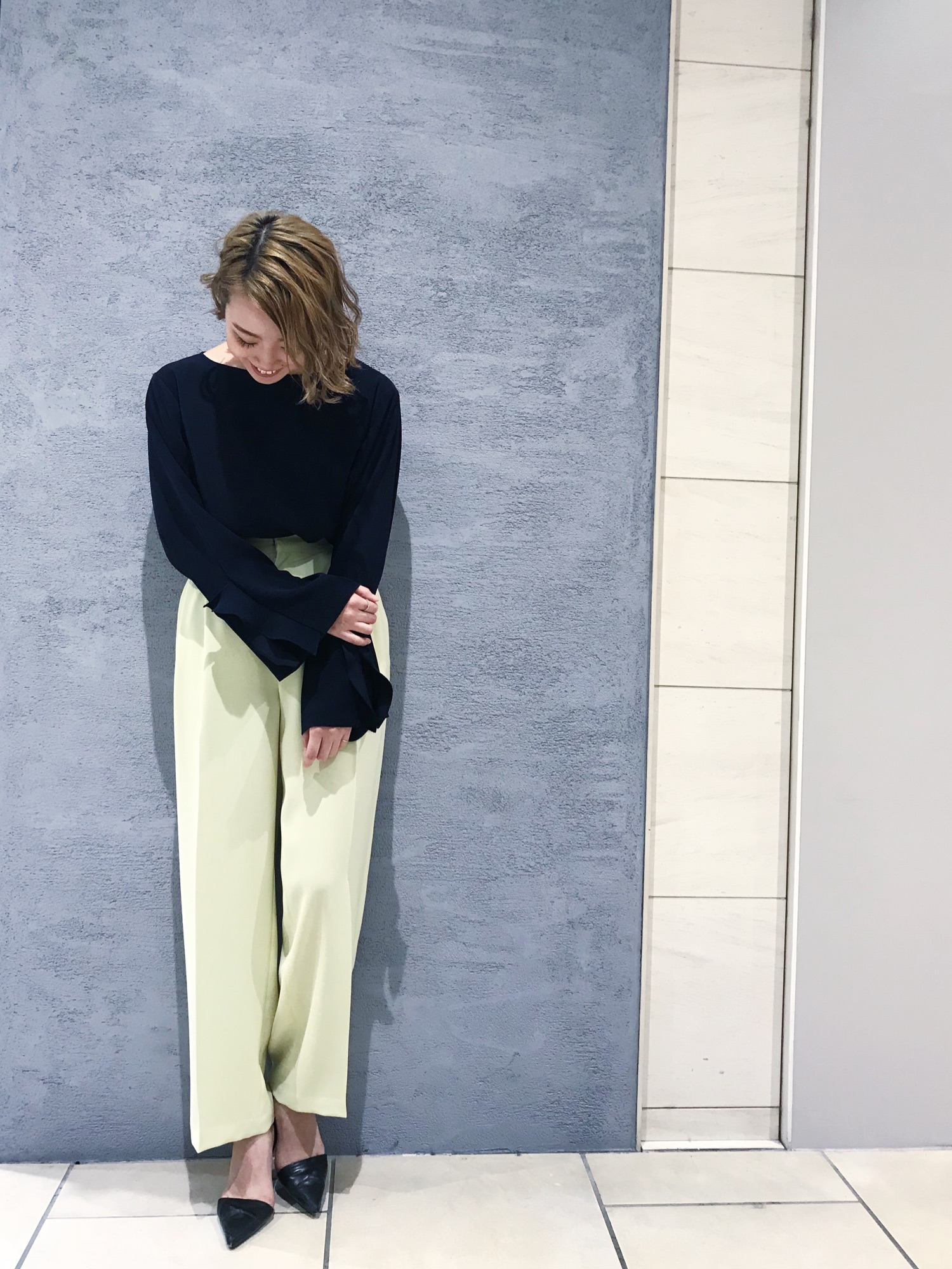 city（シティ）の「マットツイルセミワイドパンツ（スラックス