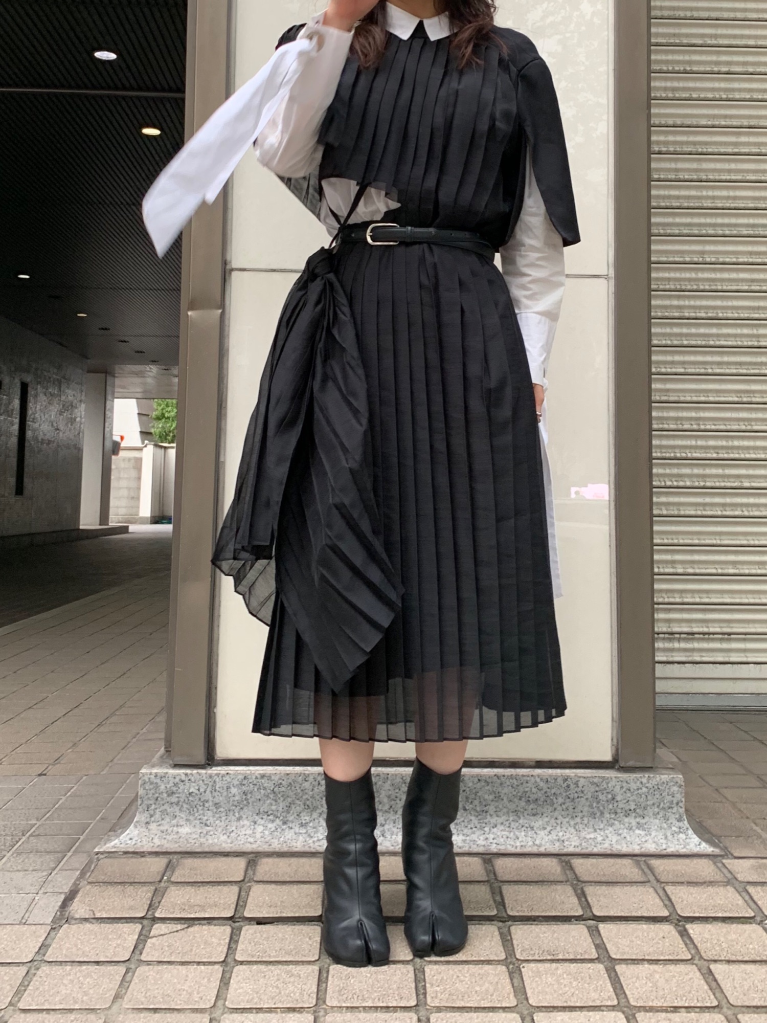 AKIRANAKA（アキラナカ）の「AKIRA NAKA “Shanti”プリーツドレス