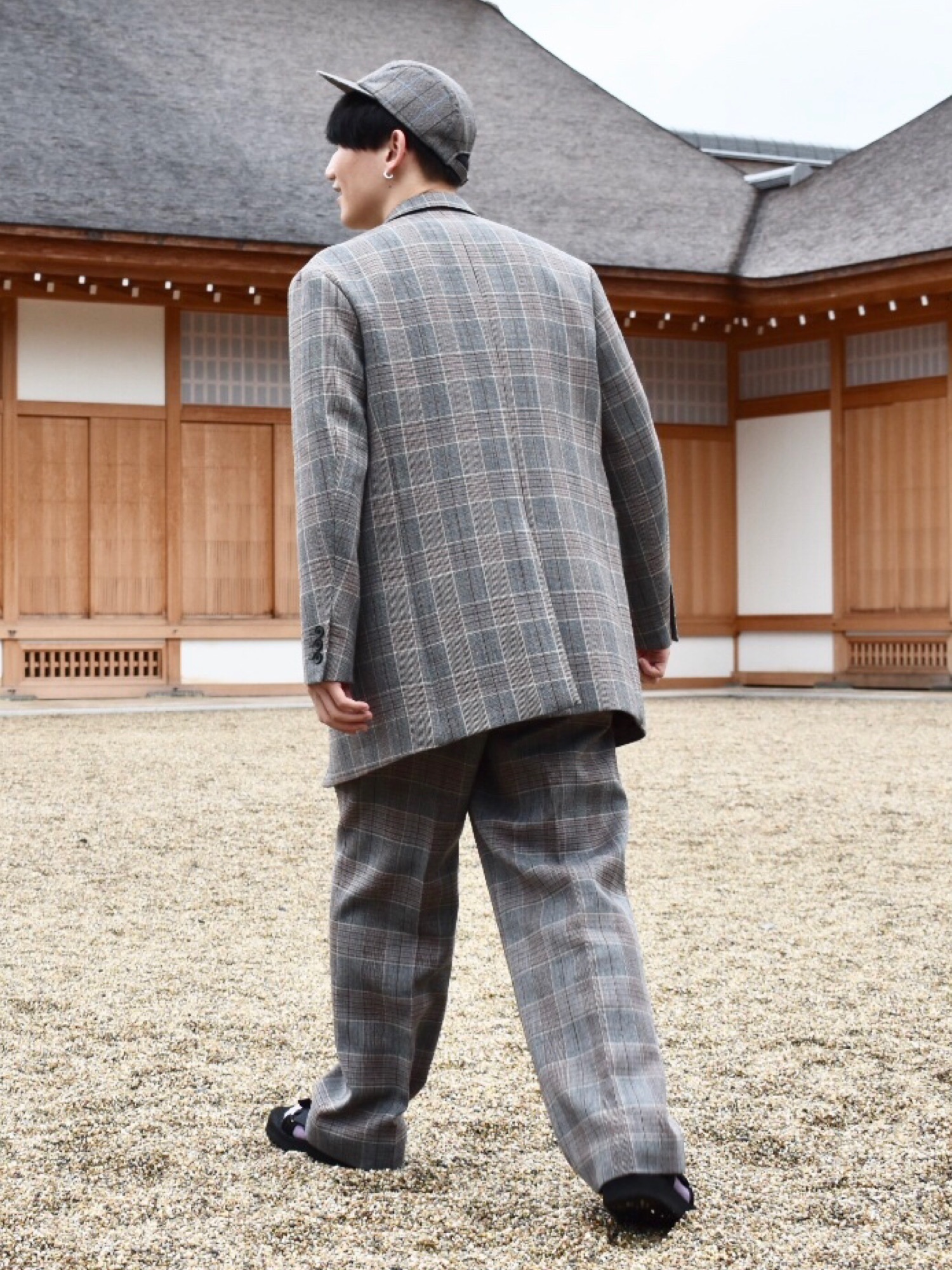 テーラーカラーコクーンロンパース　UNITED TOKYO テーラーカラーコクーンロンパース(1 BLACK): : ウィメンズ