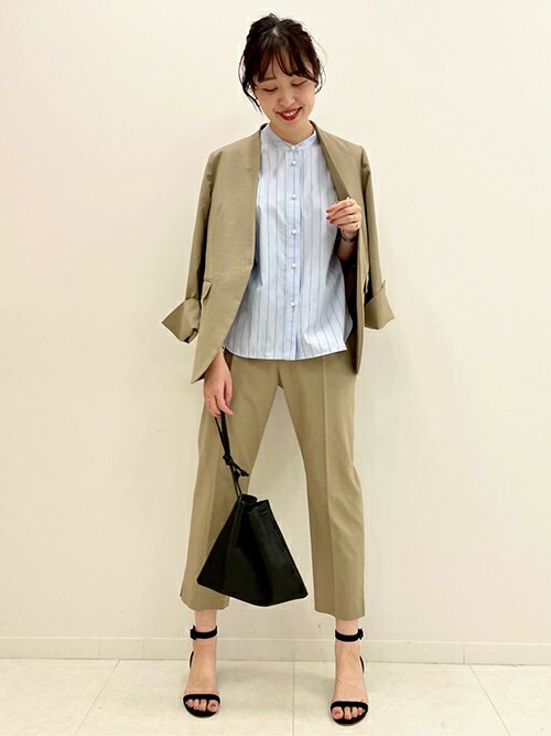 Spick & Span（スピックアンドスパン）の「リネンライクノーカラー