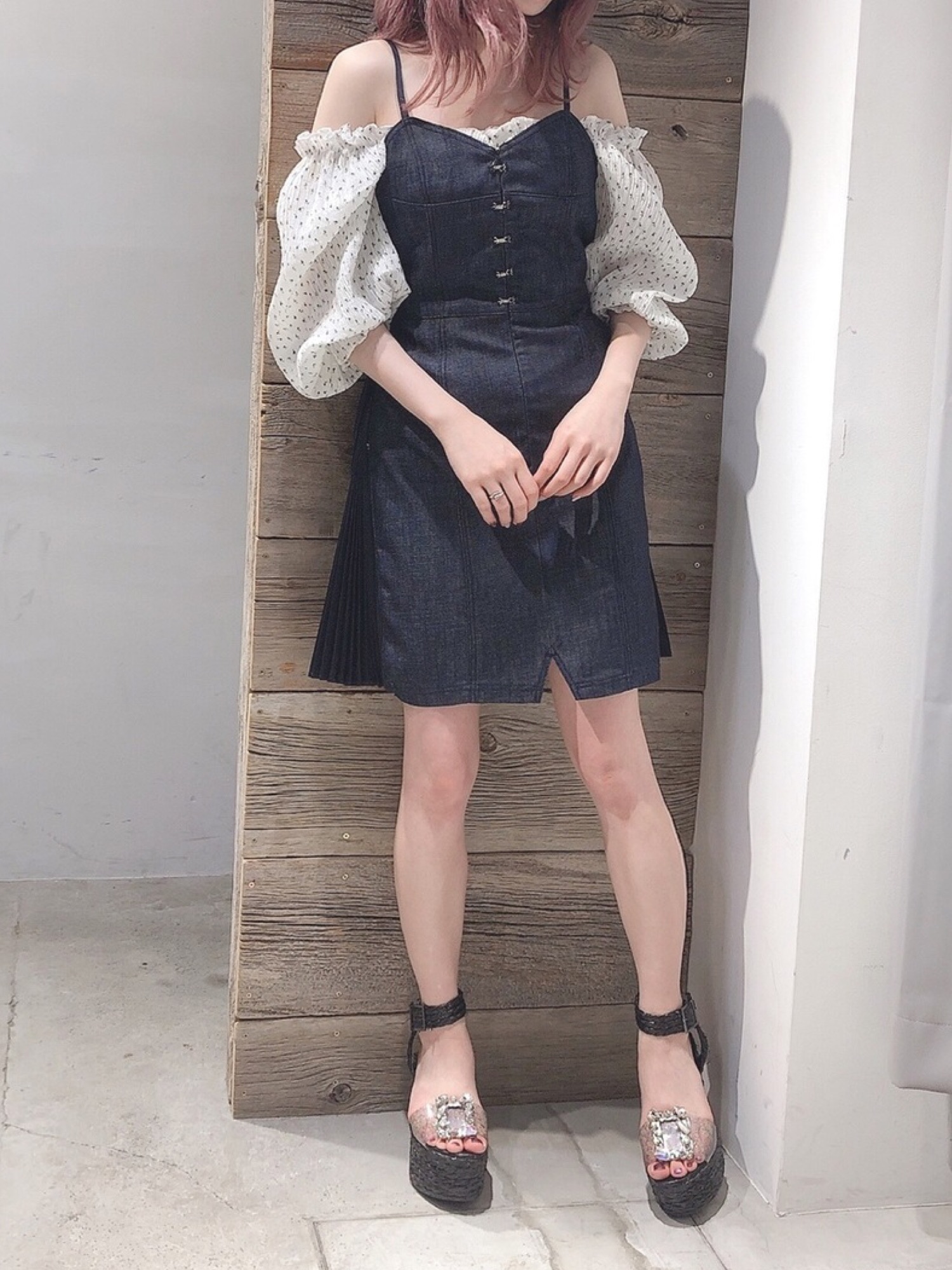 lilLilly（リルリリー）の「デニムキャミワンピ－ス（ワンピース