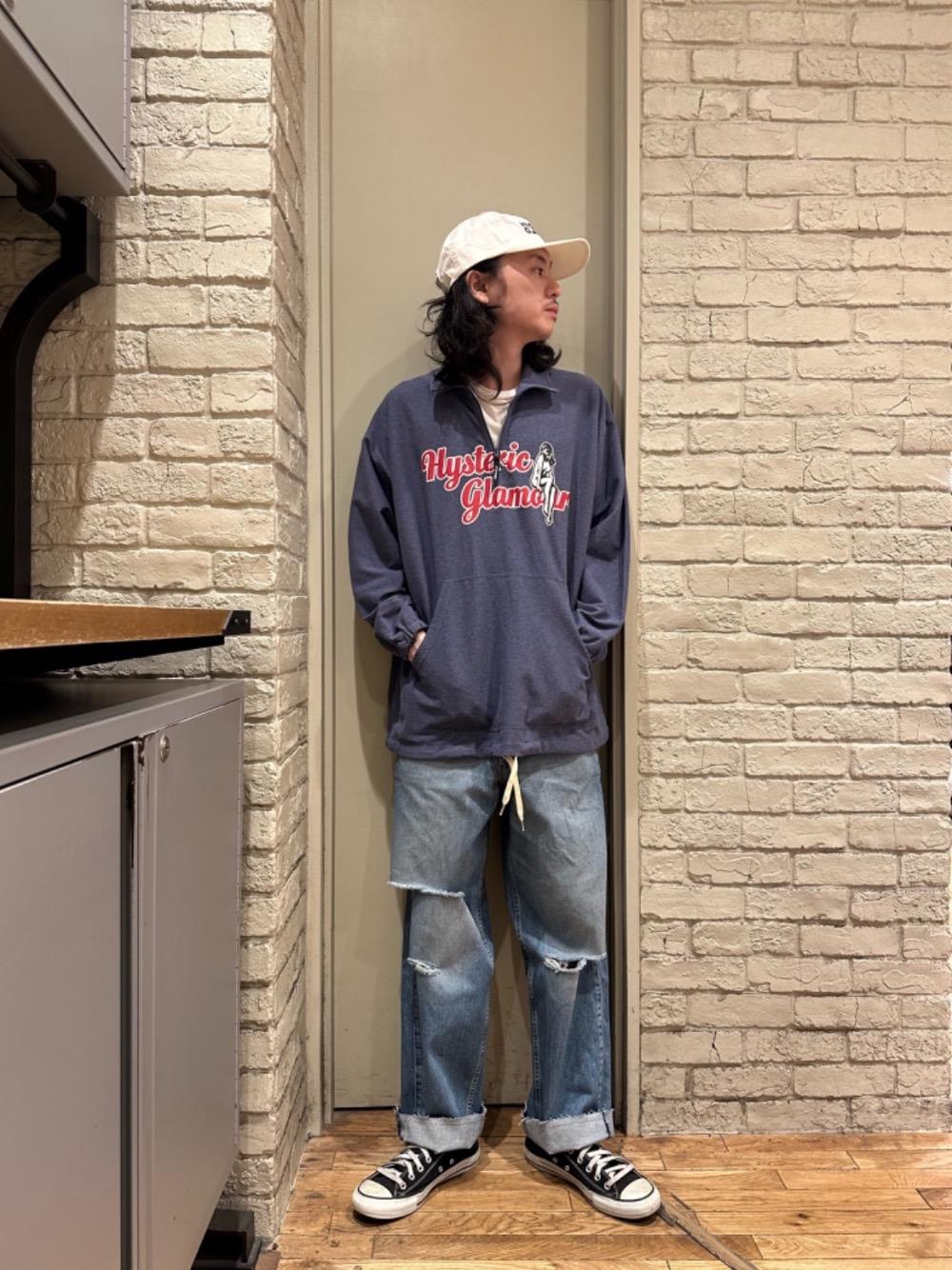 新品　HYS　VARSITY SCRIPT オーバーサイズ　プルオーバー HYSTERIC GLAMOUR（ヒステリックグラマー）の「VARSITY SCRIPT